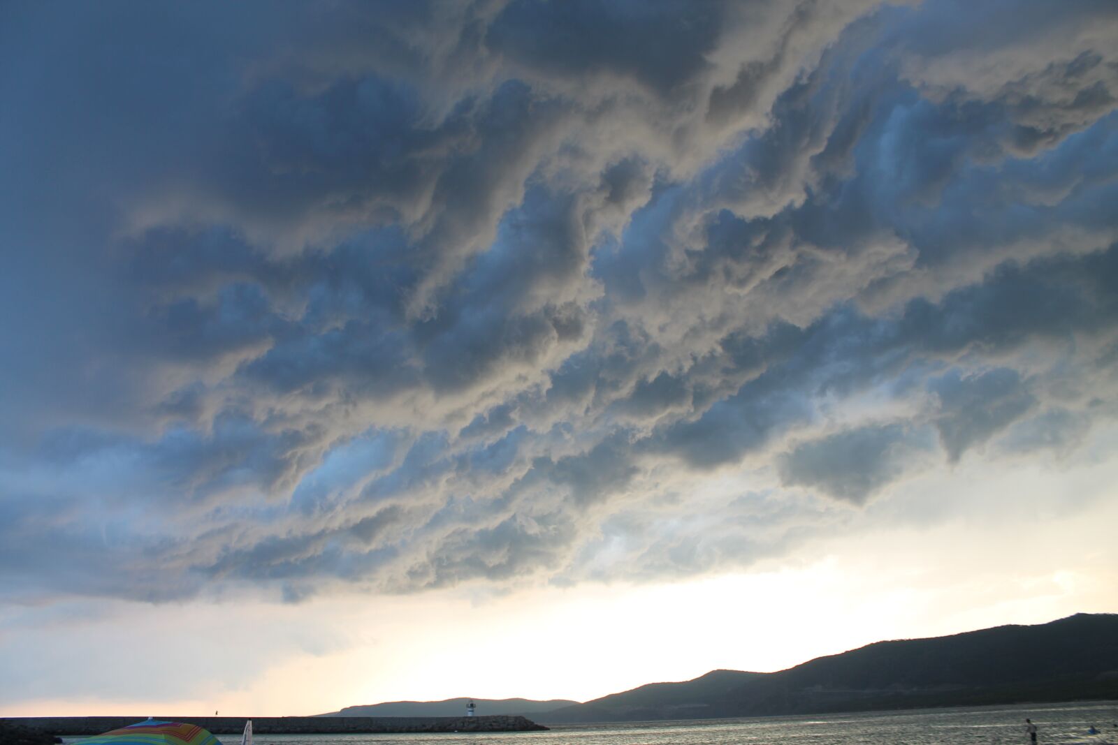 Canon EOS 1100D (EOS Rebel T3 / EOS Kiss X50) sample photo. Cloud, air, sky photography
