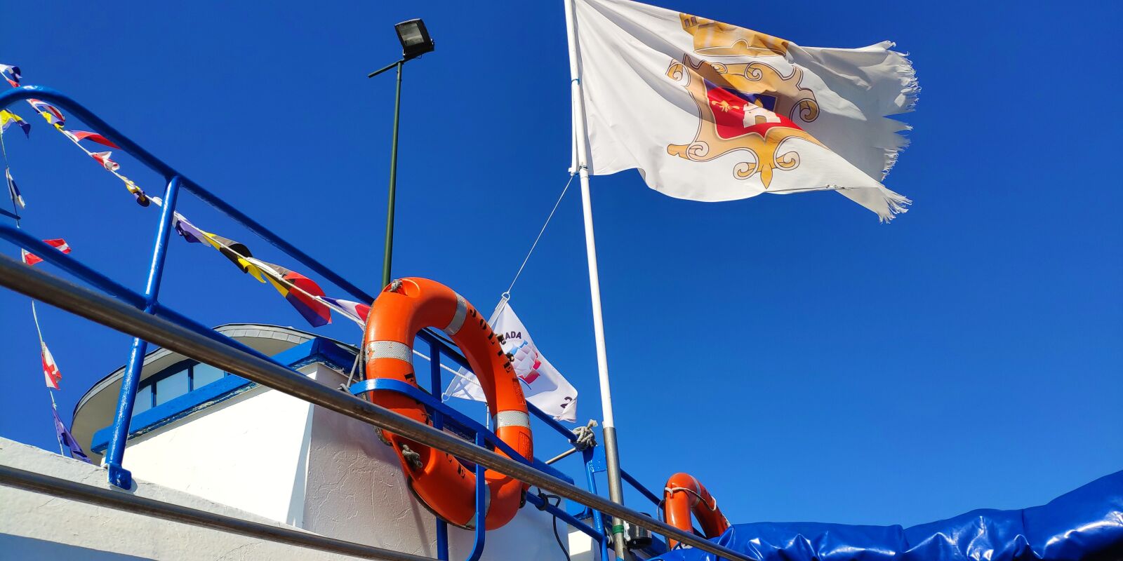 Xiaomi Mi MIX 2S sample photo. Boat, sea, flag photography