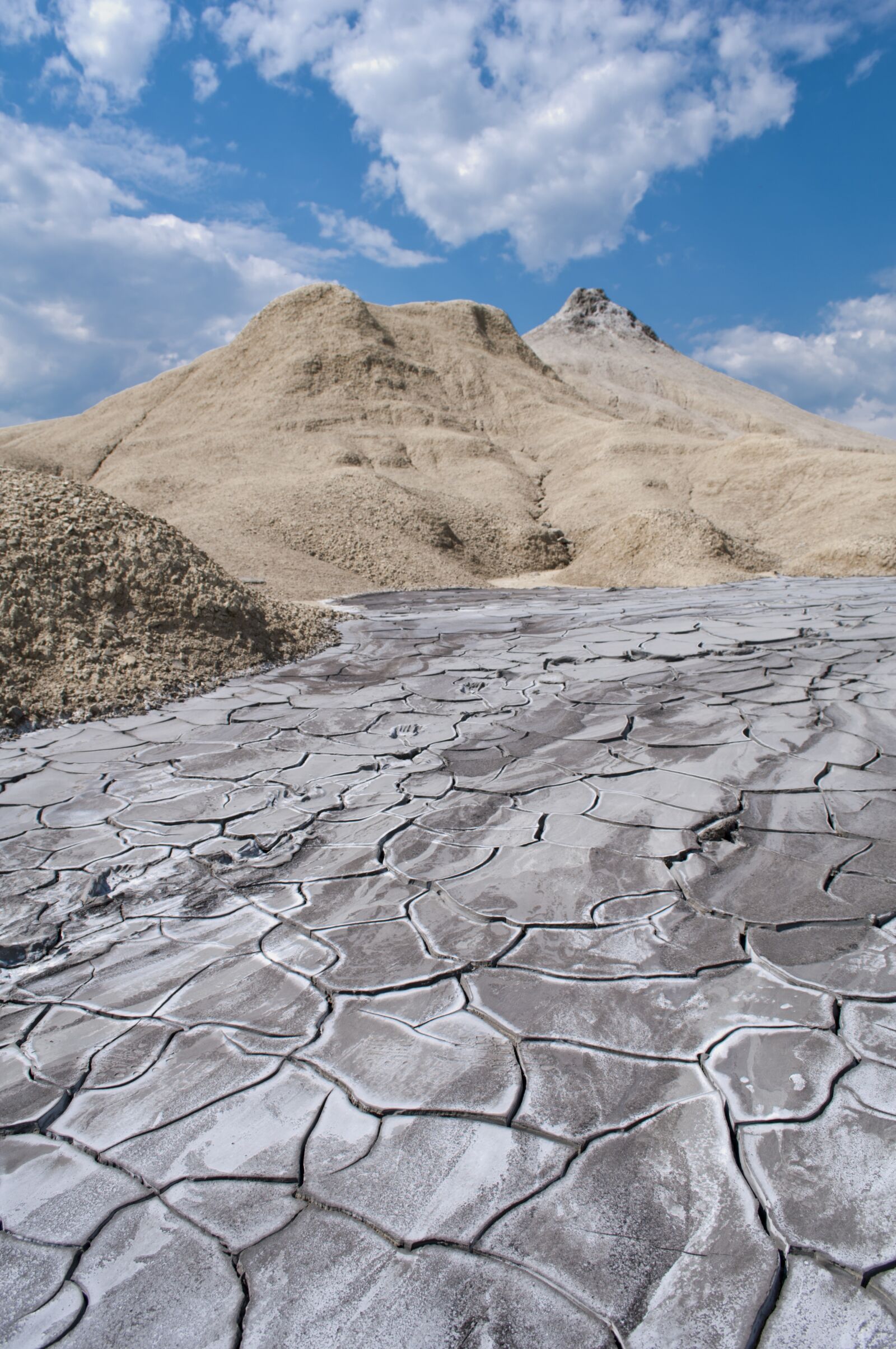 Nikon D90 sample photo. Muddy, volcanos, mud photography