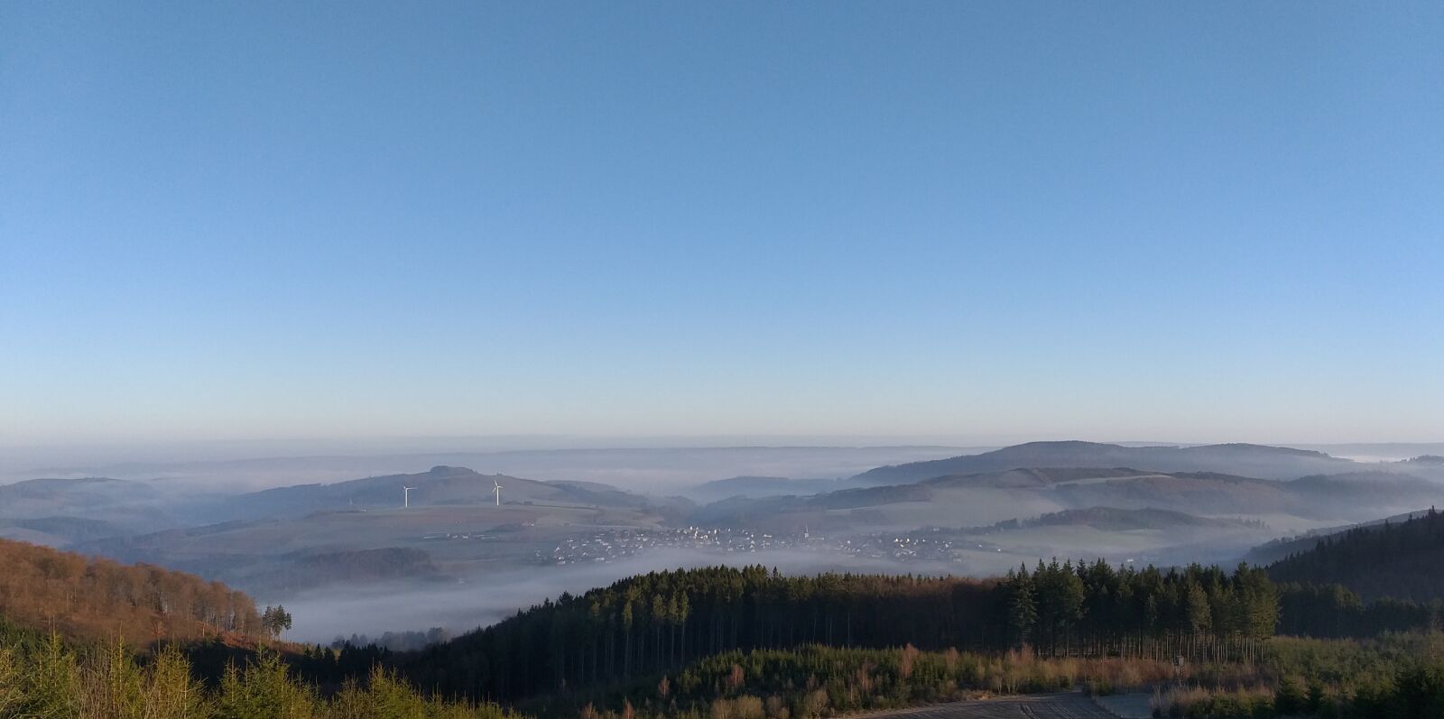 Samsung Galaxy A6+ sample photo. Sauerland, fog, morning photography