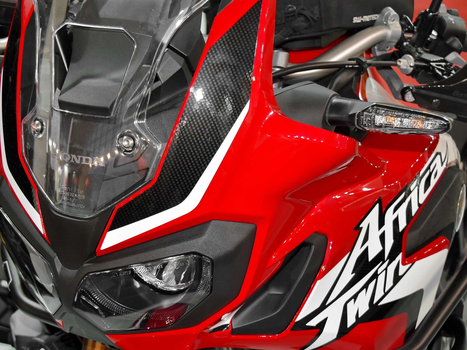 Nikon D5500 sample photo. Motorcycle, reddish, steering wheel photography