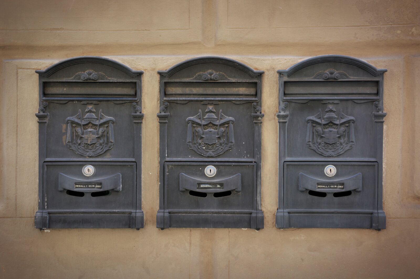 Nikon D7100 sample photo. Mailbox, old, wall photography