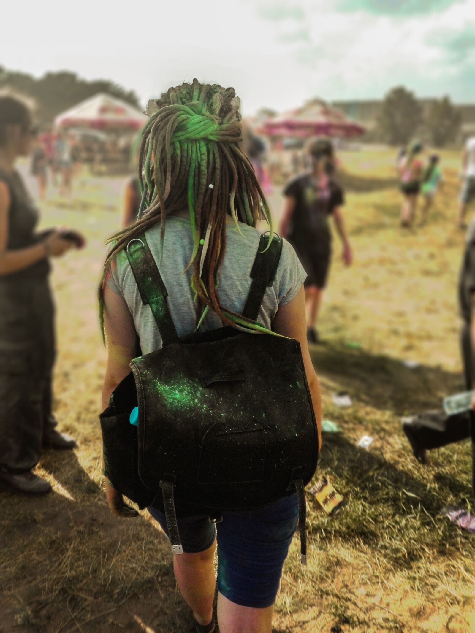 HUAWEI P8 Lite sample photo. Backpack, girl, travel photography
