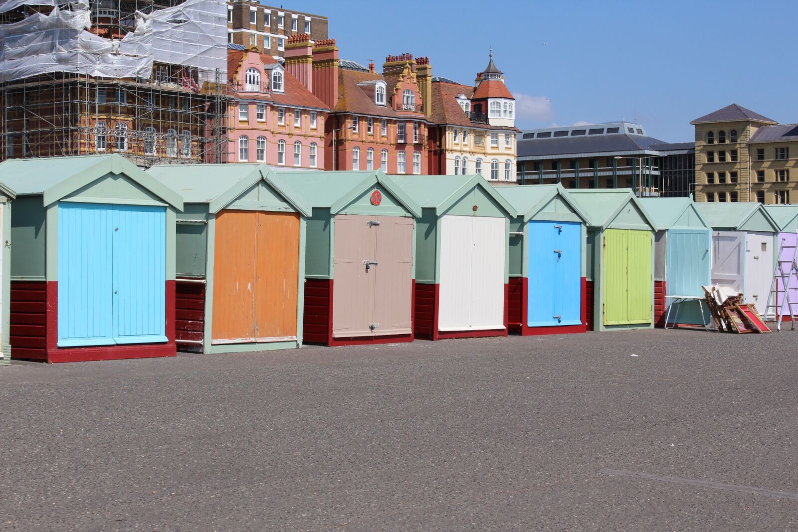 Canon EOS 1200D (EOS Rebel T5 / EOS Kiss X70 / EOS Hi) sample photo. Hove, brighton, color photography