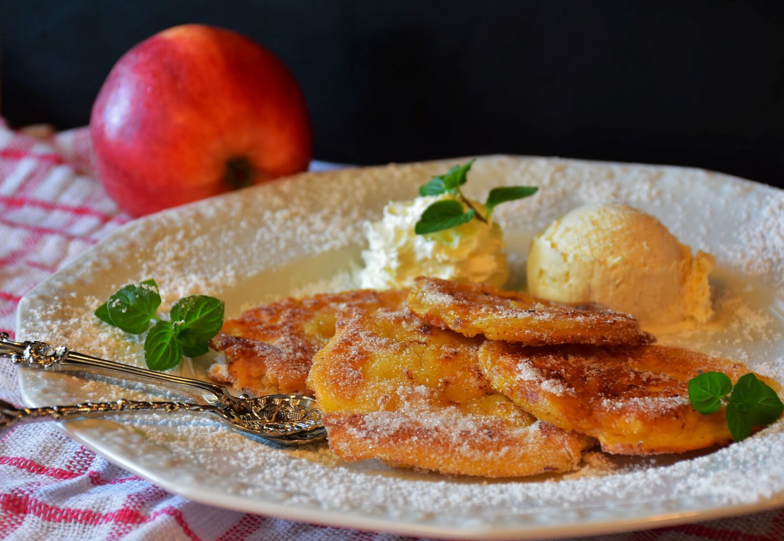 Nikon D7200 sample photo. Apfelkuechle, apple fritters, apple photography