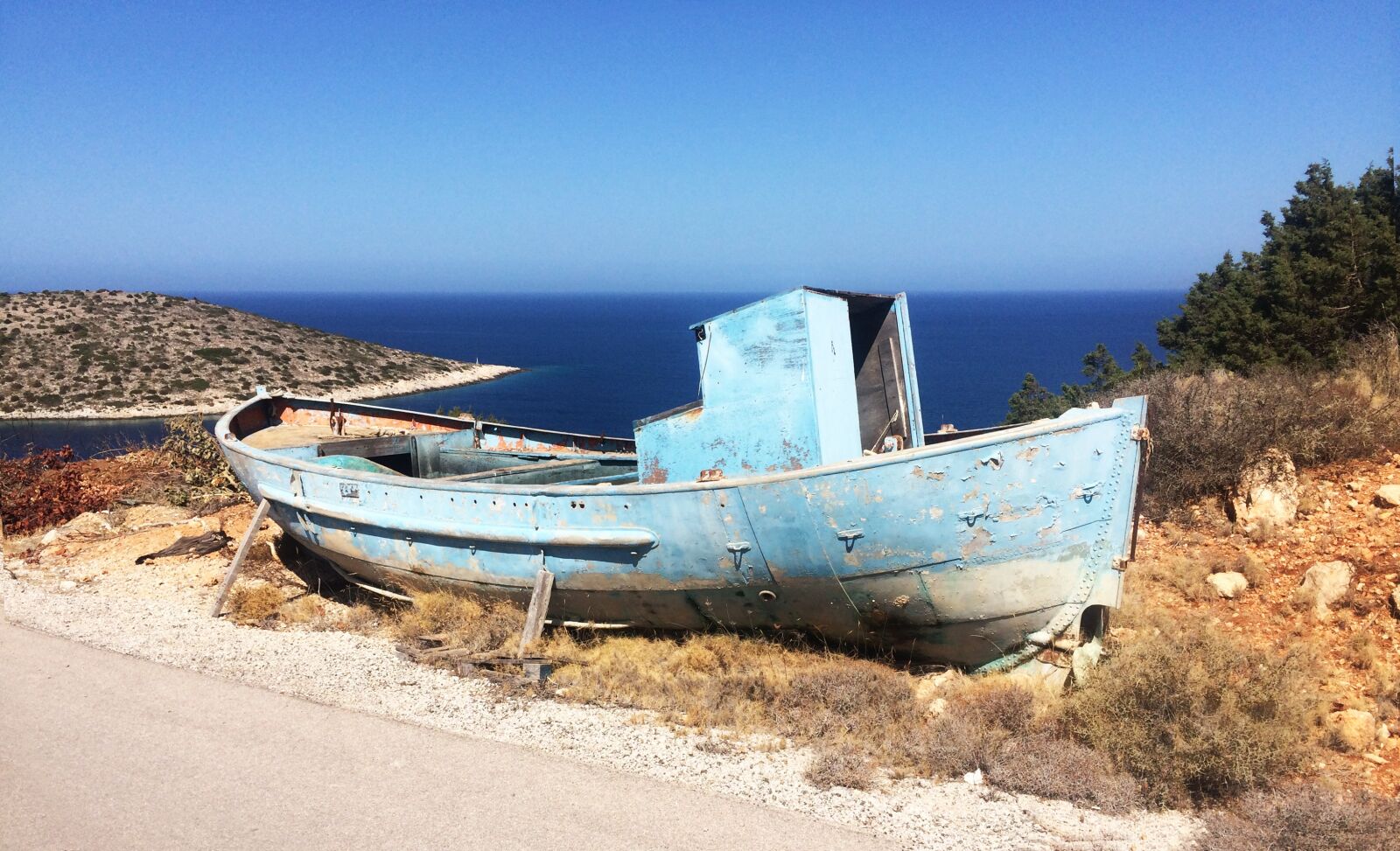 iPhone 5s back camera 4.15mm f/2.2 sample photo. Chios, boat, island photography