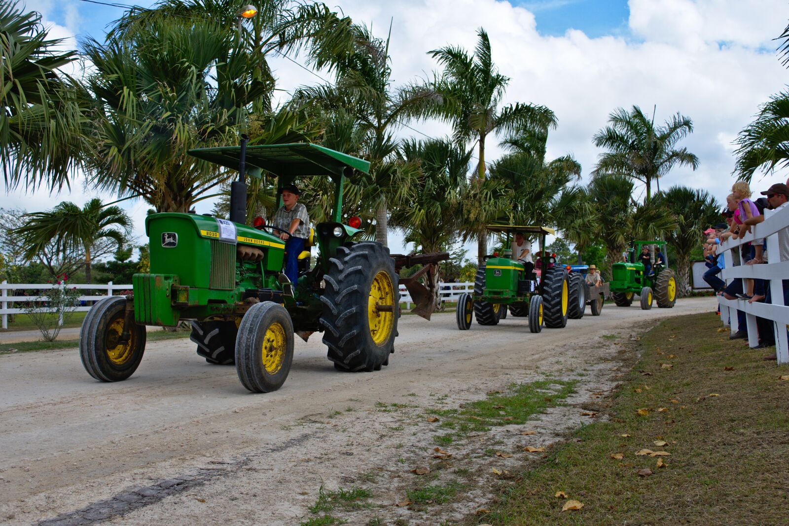 Nikon D7200 sample photo. Parade, tractors, antiques photography
