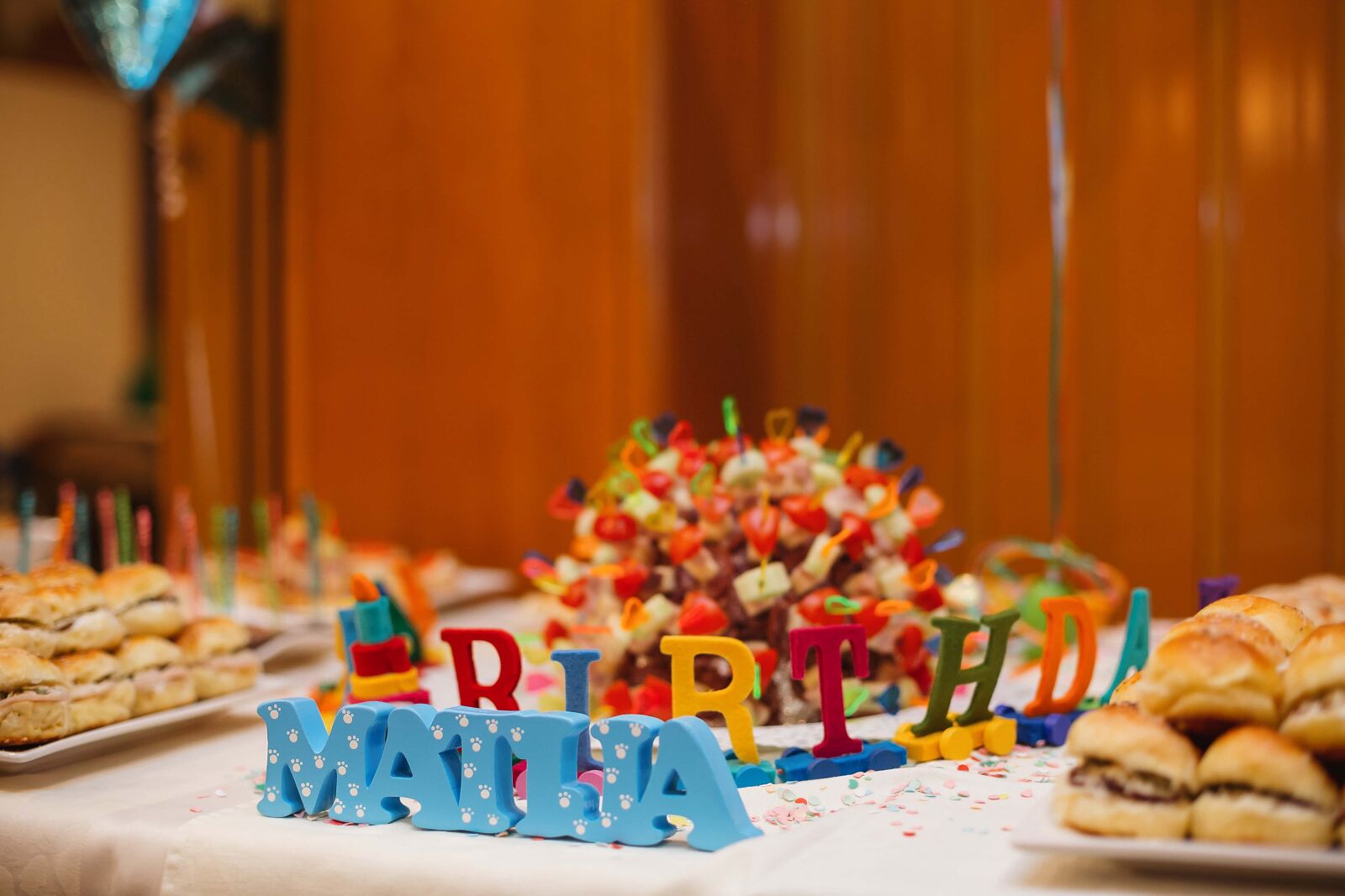 Canon EOS 5D Mark III sample photo. Birthday, party, snack, food photography