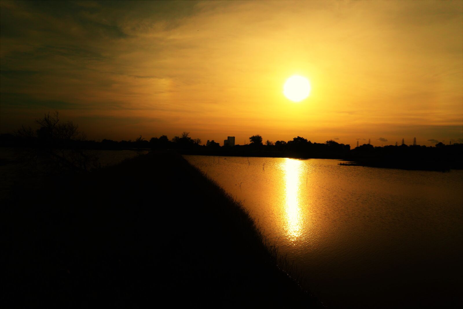Canon EOS M10 sample photo. Sunset, lake, sunrise photography