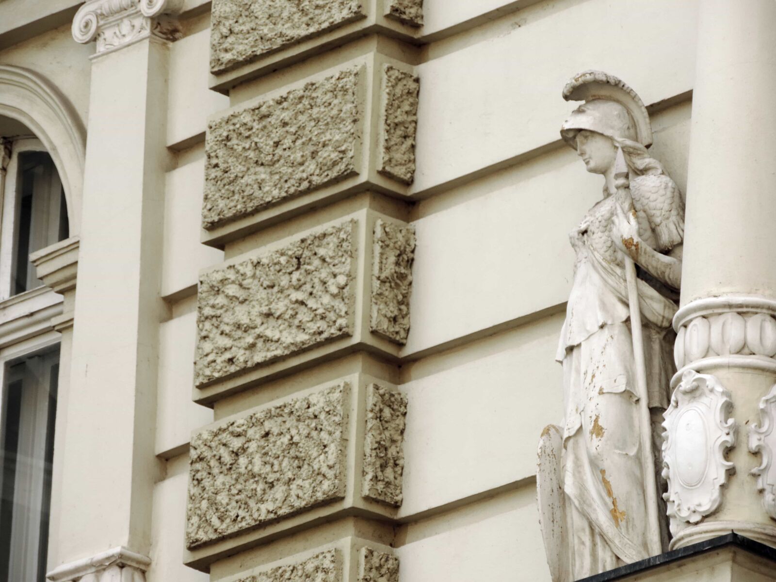 Nikon Coolpix P520 sample photo. Sculpture, building, facade, architecture photography
