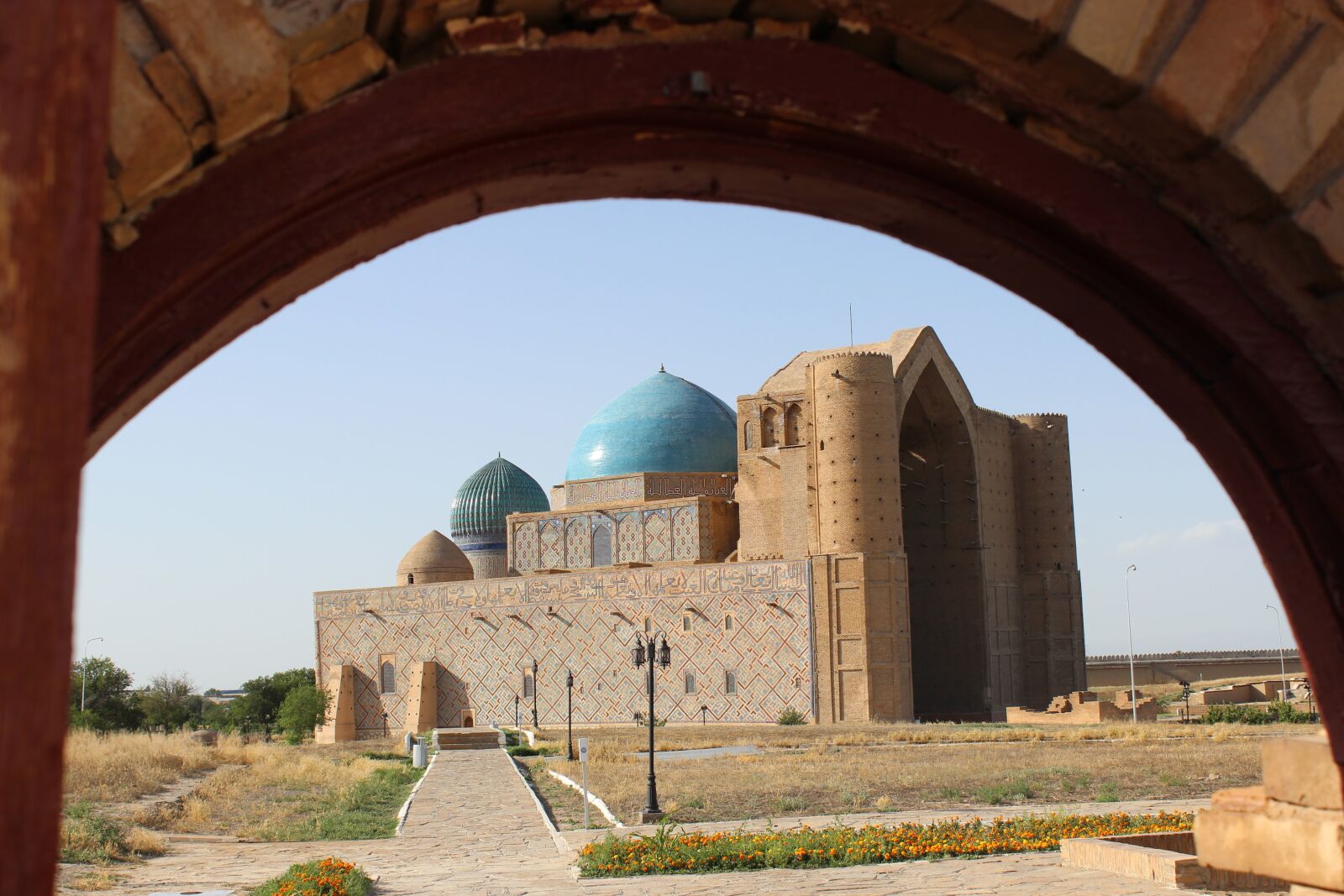 Canon EOS 600D (Rebel EOS T3i / EOS Kiss X5) sample photo. Turkestan, novruz, islam photography