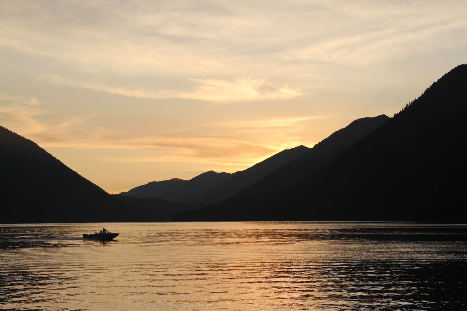 Canon EOS 7D sample photo. Lake, boat, sunset photography