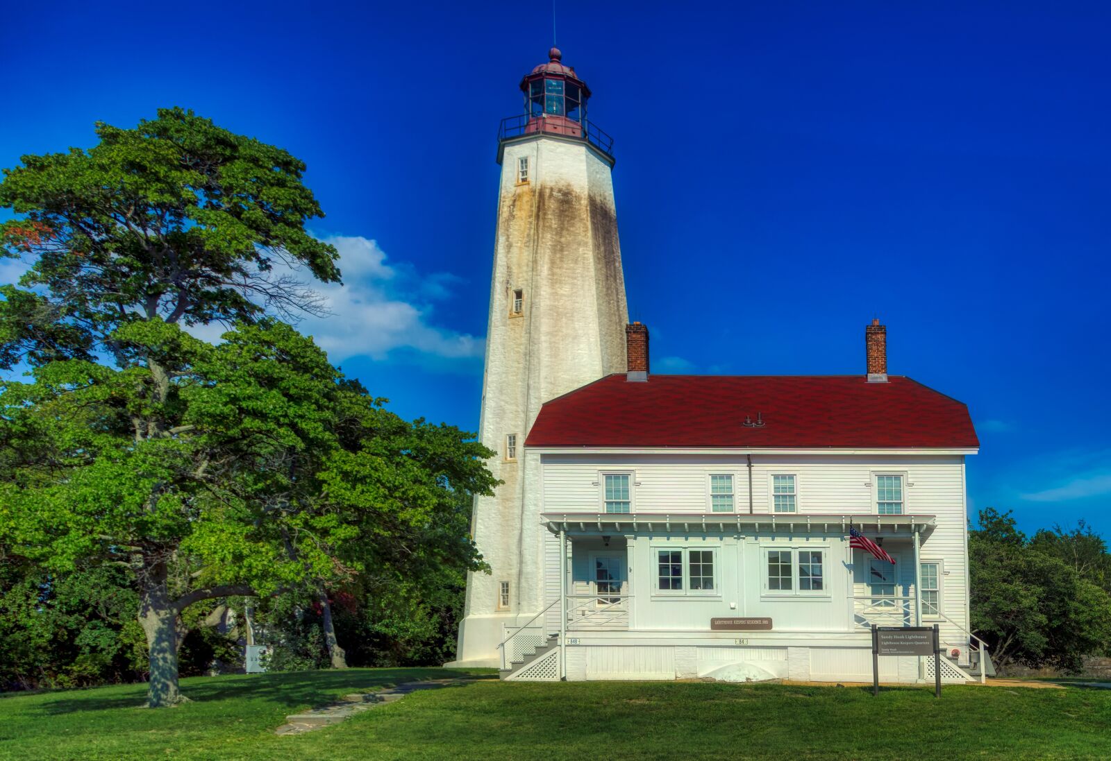 Canon EOS 5DS R sample photo. Fort hancock lighthouse, landmark photography
