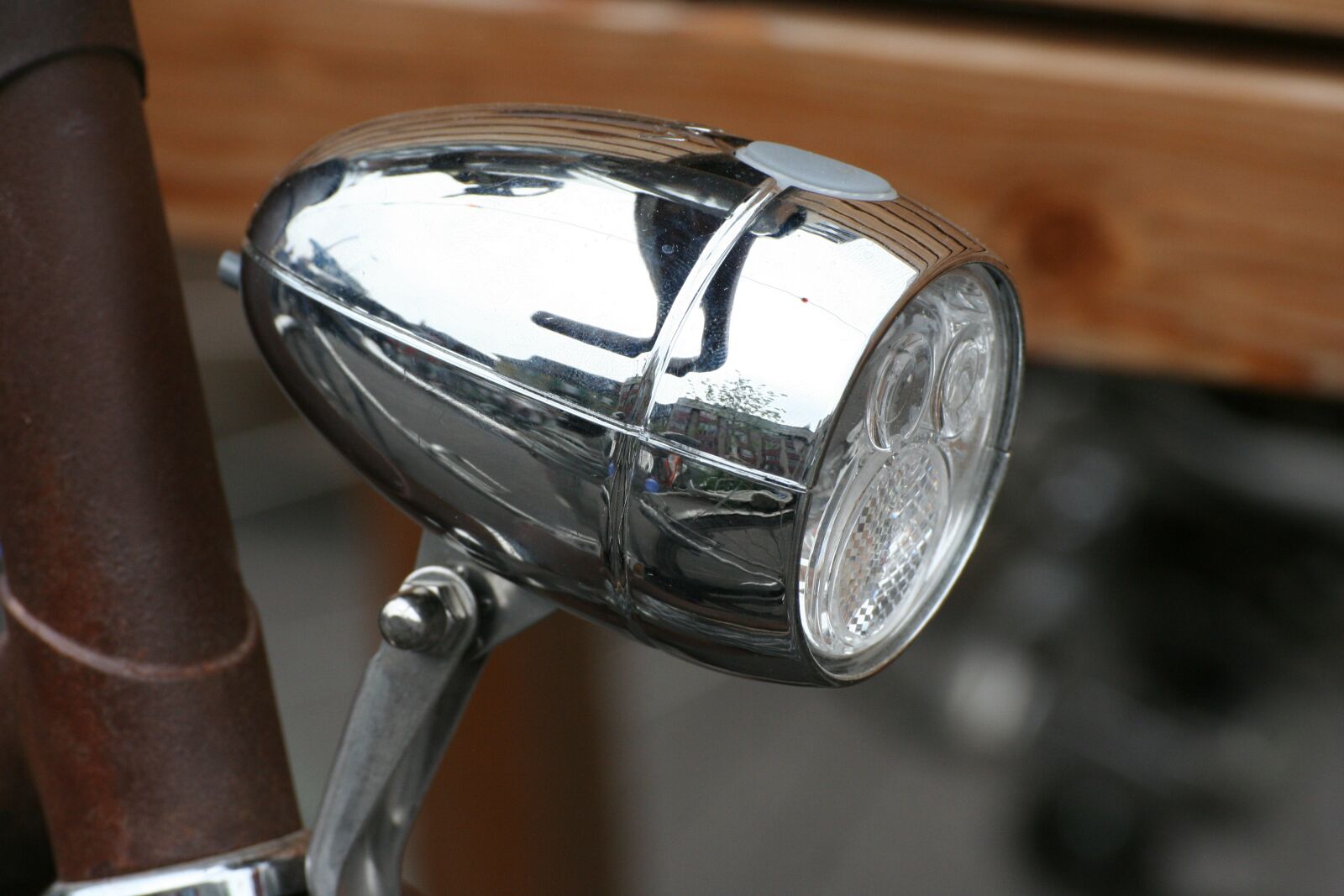 Canon EOS 350D (EOS Digital Rebel XT / EOS Kiss Digital N) sample photo. Velo, bike, lamp photography