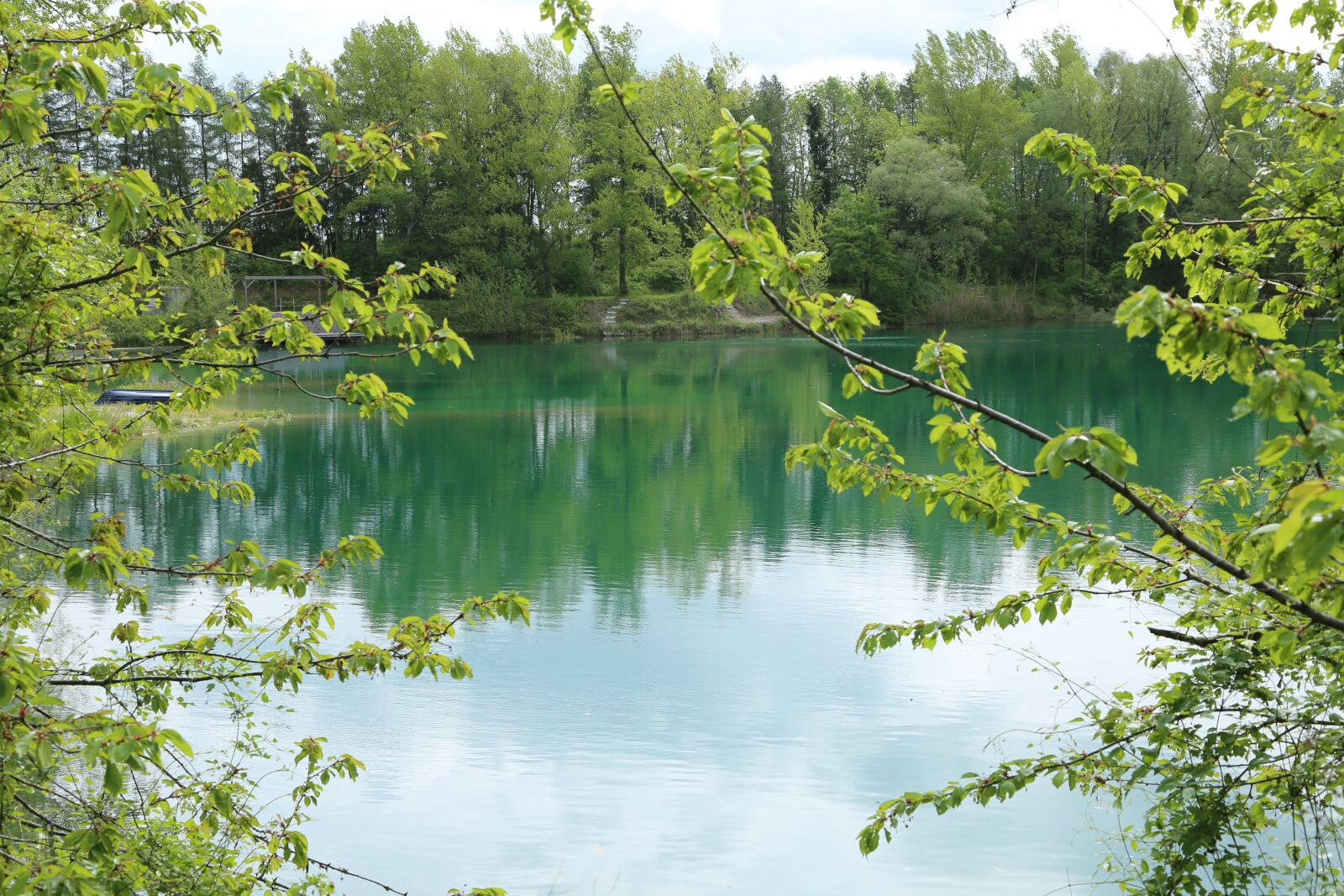 Canon EF 24-105mm F4L IS USM sample photo. Lake, water, trees photography