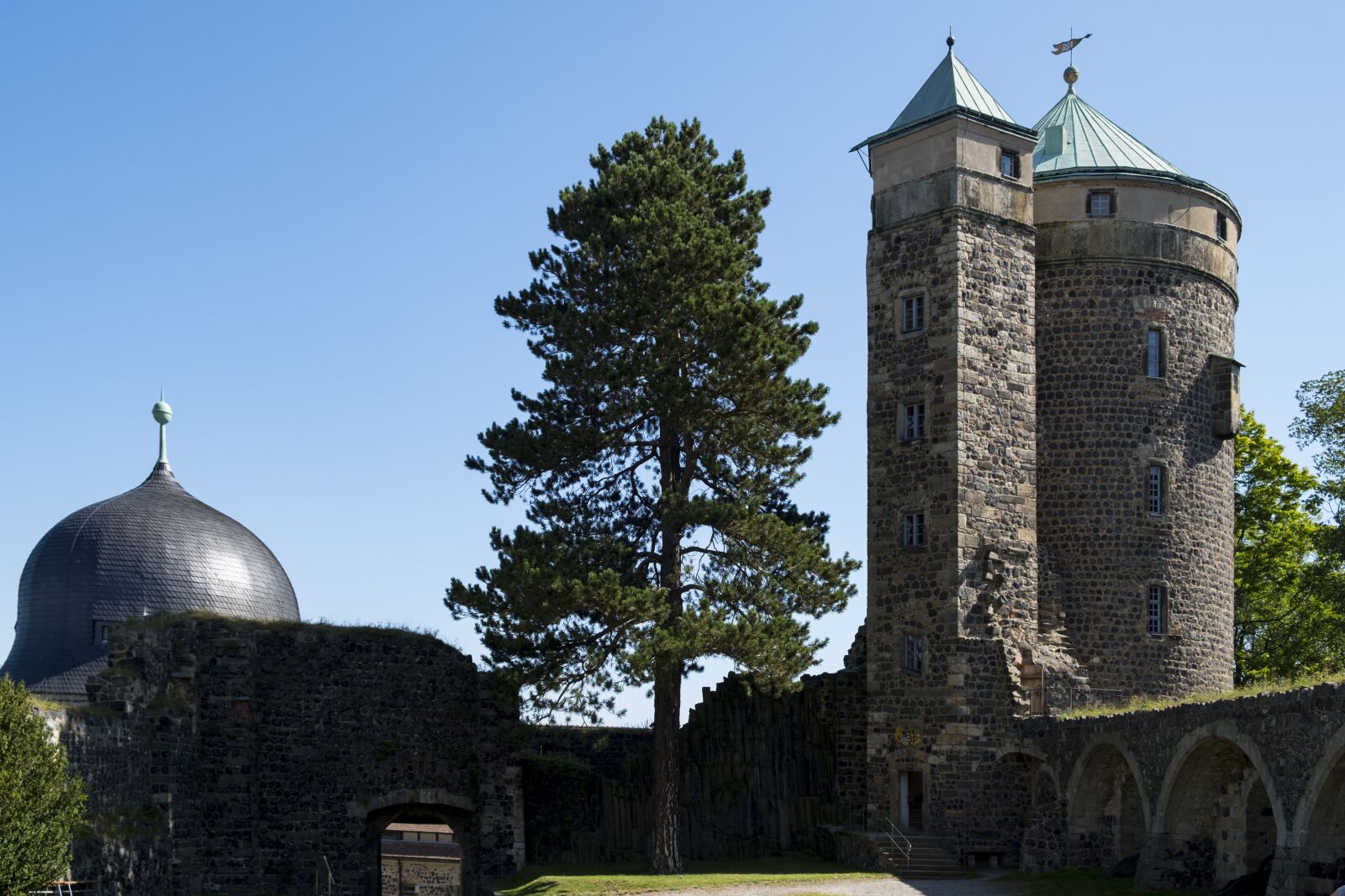 Fujifilm XF 18-55mm F2.8-4 R LM OIS sample photo. Castle, fortress, tower photography