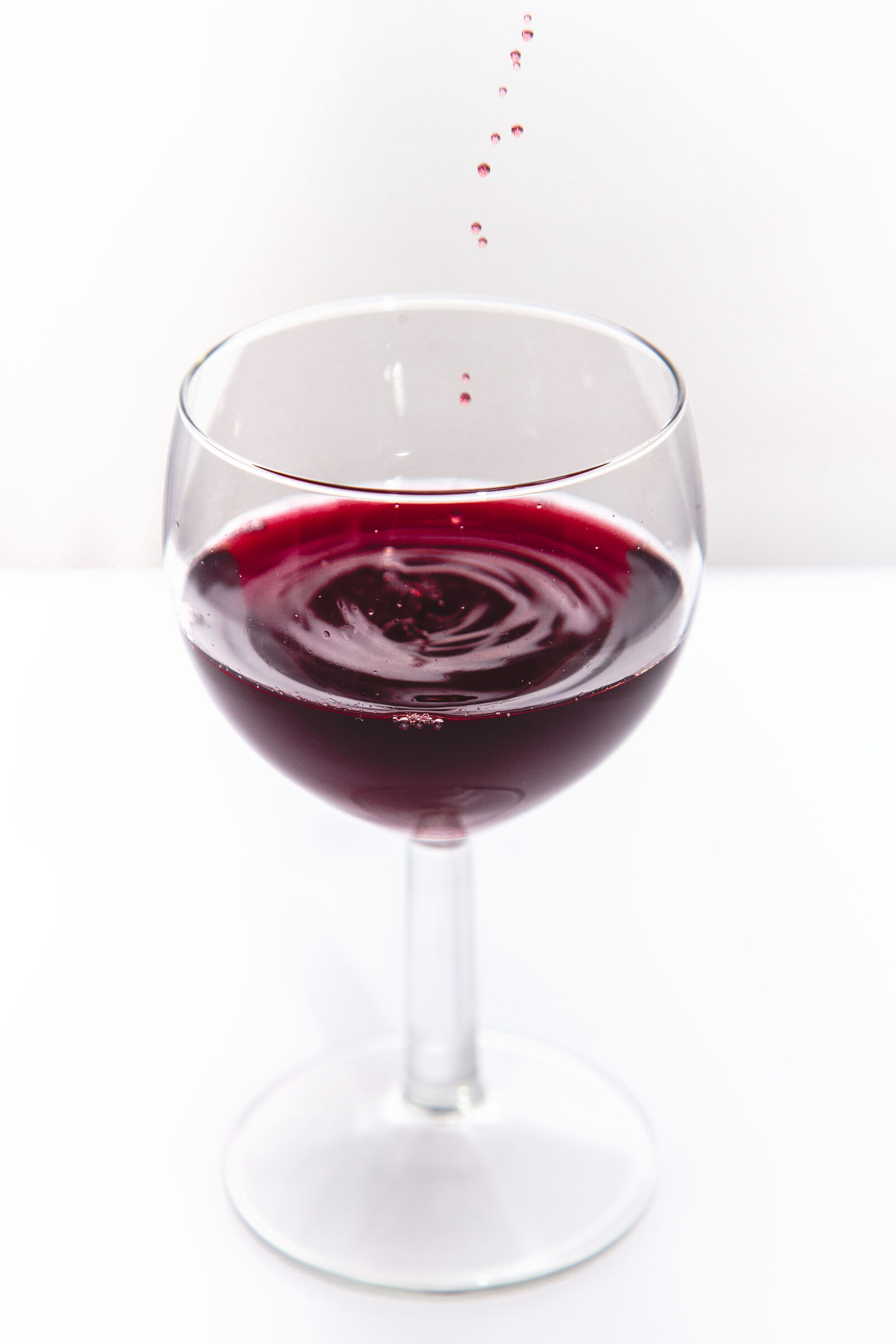 Canon EF 24-105mm F4L IS USM sample photo. Clear, wine, glass, with photography