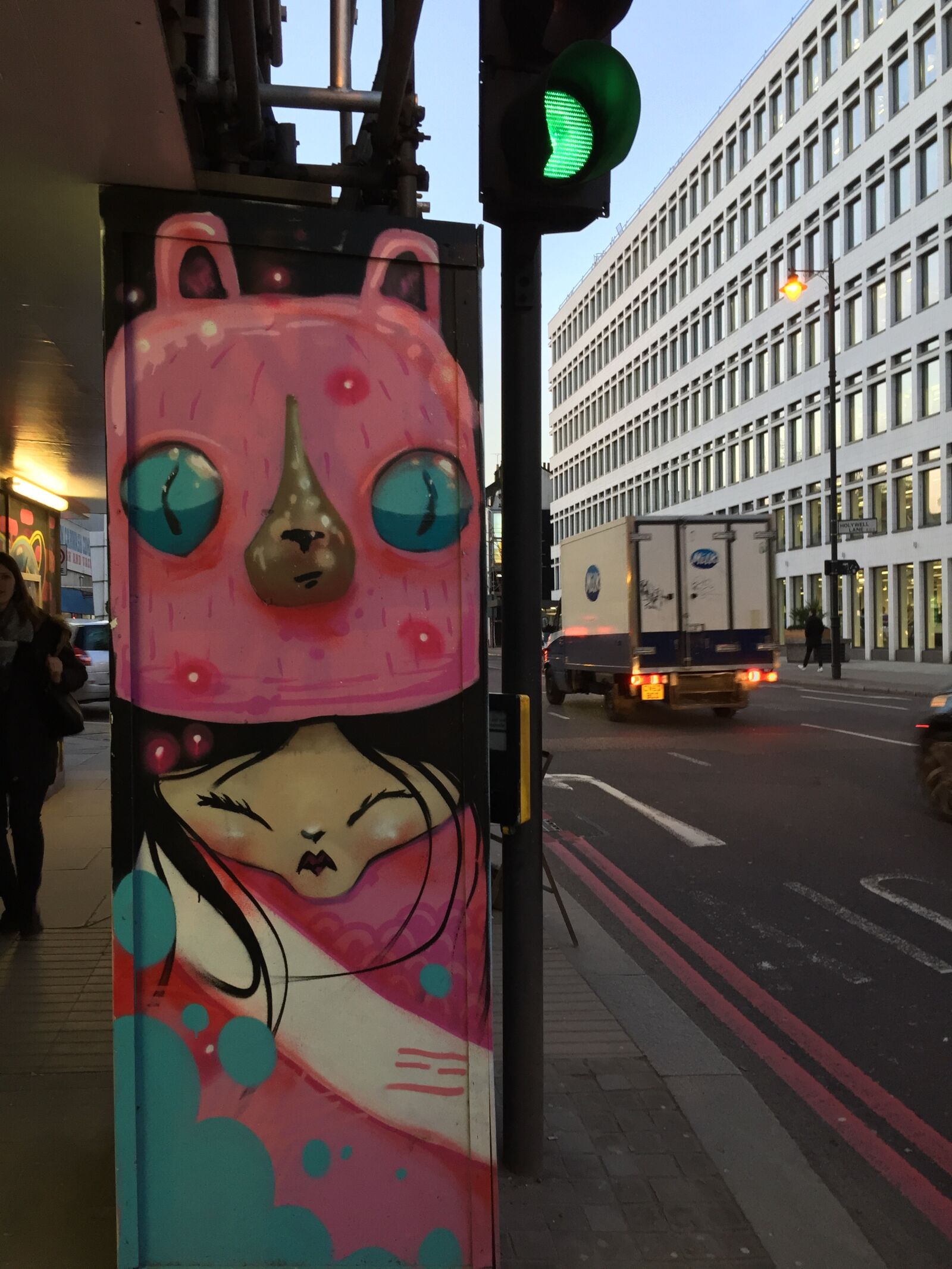 iPhone 6 back camera 4.15mm f/2.2 sample photo. Art, bear, girl, graffiti photography