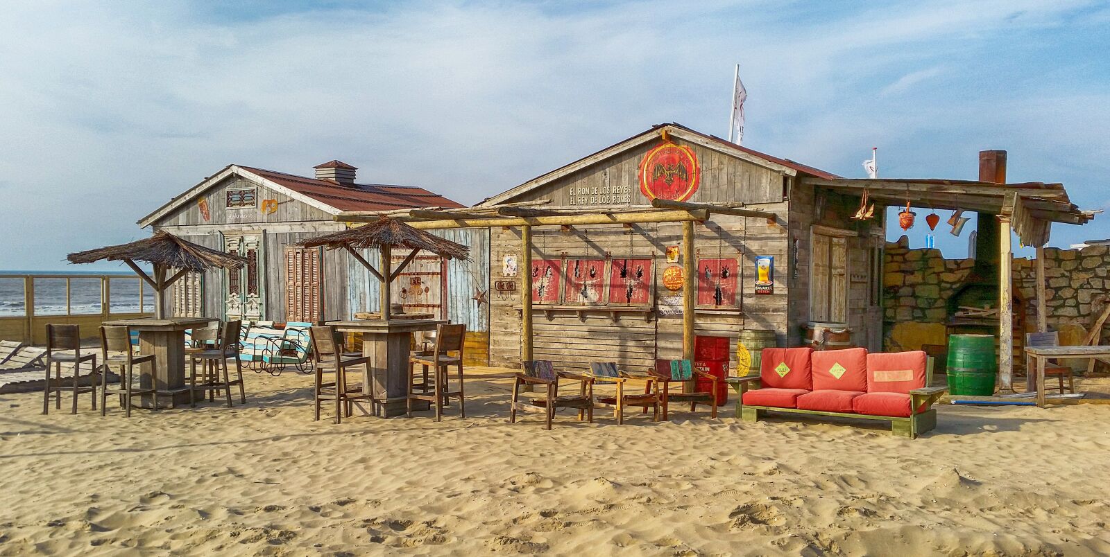 Samsung Galaxy S5 sample photo. Beach hut, holland, sea photography