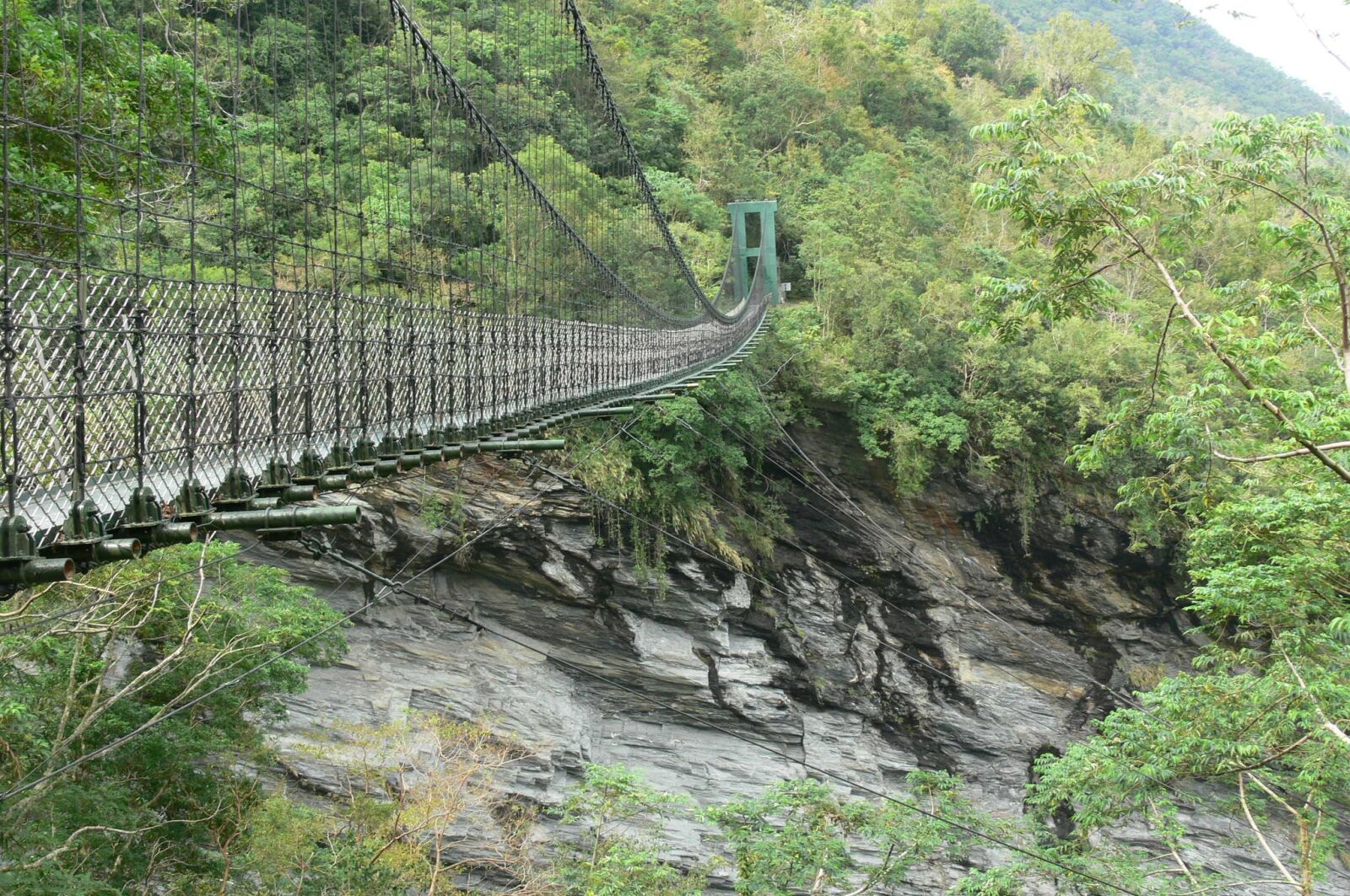 Panasonic DMC-FZ30 sample photo. Drawbridge, landscape, mountain view photography