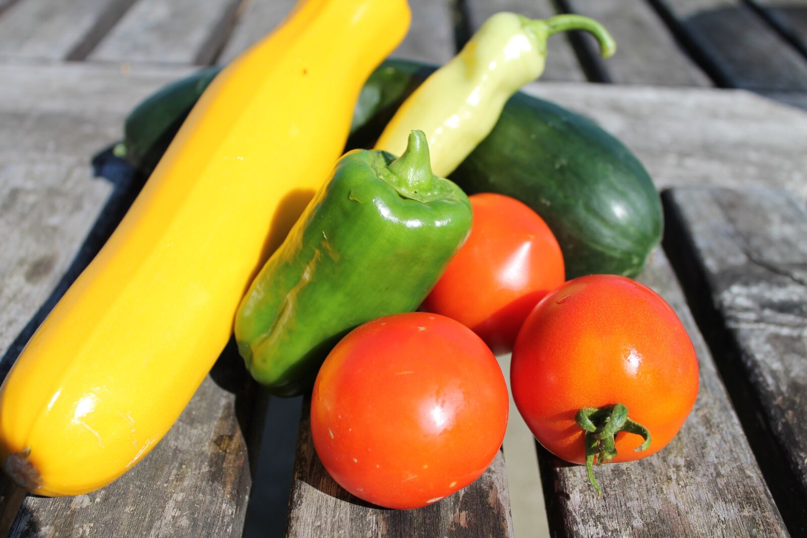 Canon EOS 1100D (EOS Rebel T3 / EOS Kiss X50) sample photo. Vegetables, tomato, paprika photography