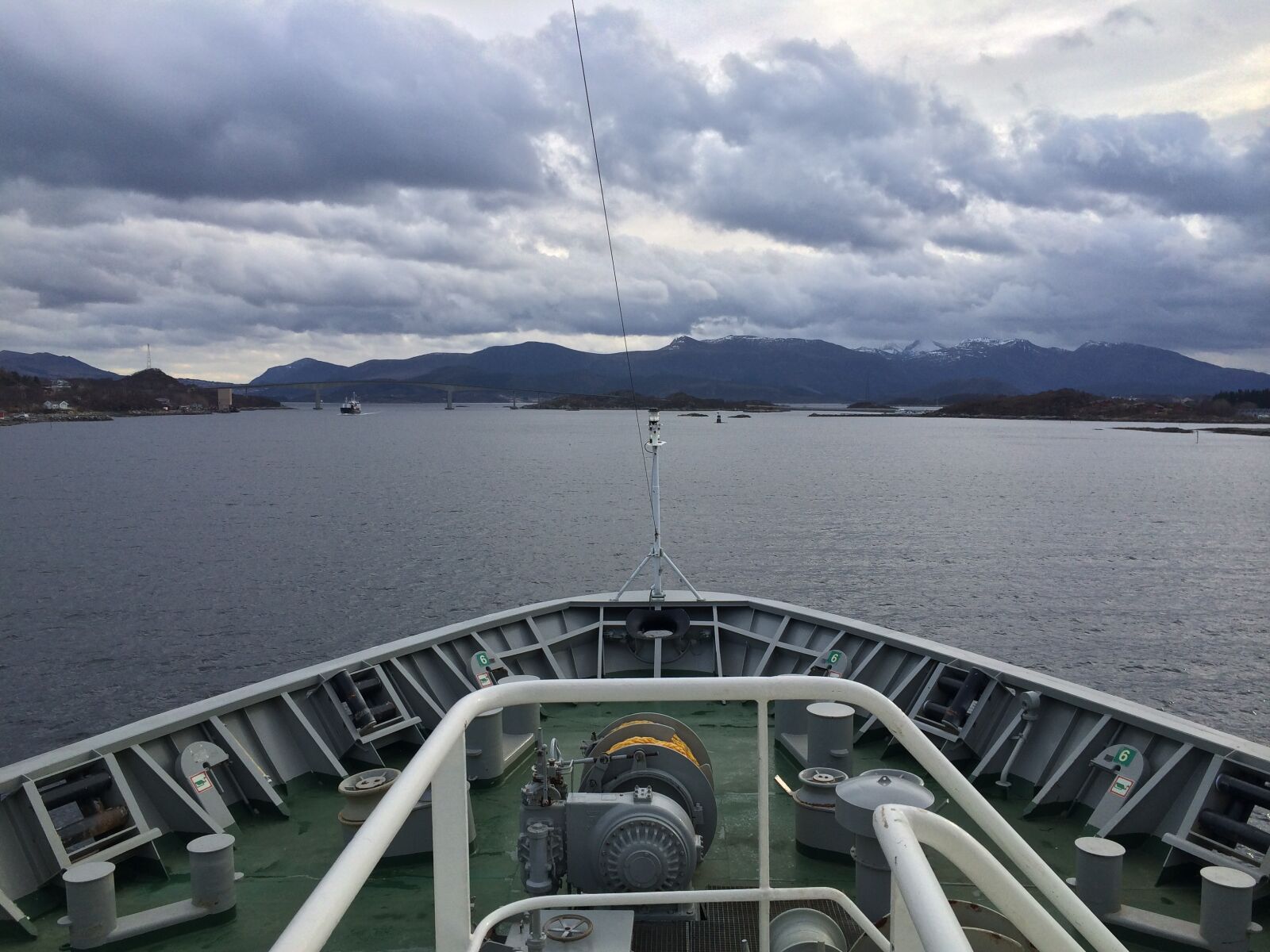 iPhone 5s back camera 4.12mm f/2.2 sample photo. Water, travel, transportation system photography