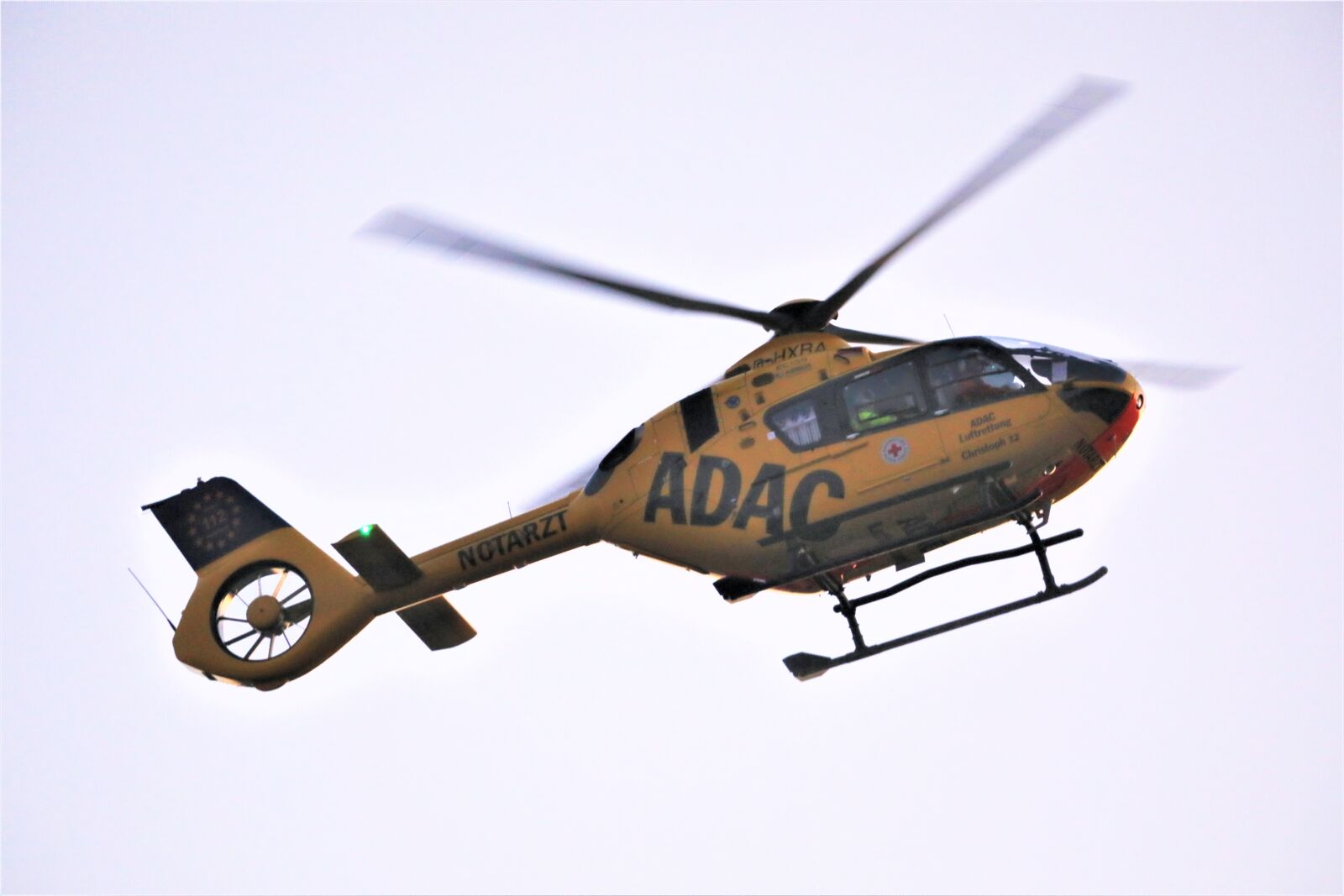 Canon EOS 5D Mark IV + Canon EF 100-400mm F4.5-5.6L IS USM sample photo. Rescue helicopter, adac, helicopter photography