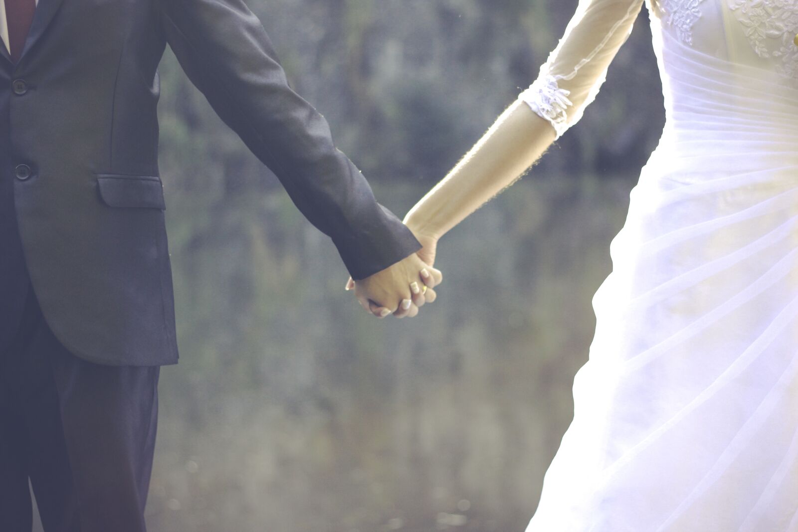 Canon EOS 600D (Rebel EOS T3i / EOS Kiss X5) + Canon EF 50mm F1.8 II sample photo. Marriage, love, grooms photography