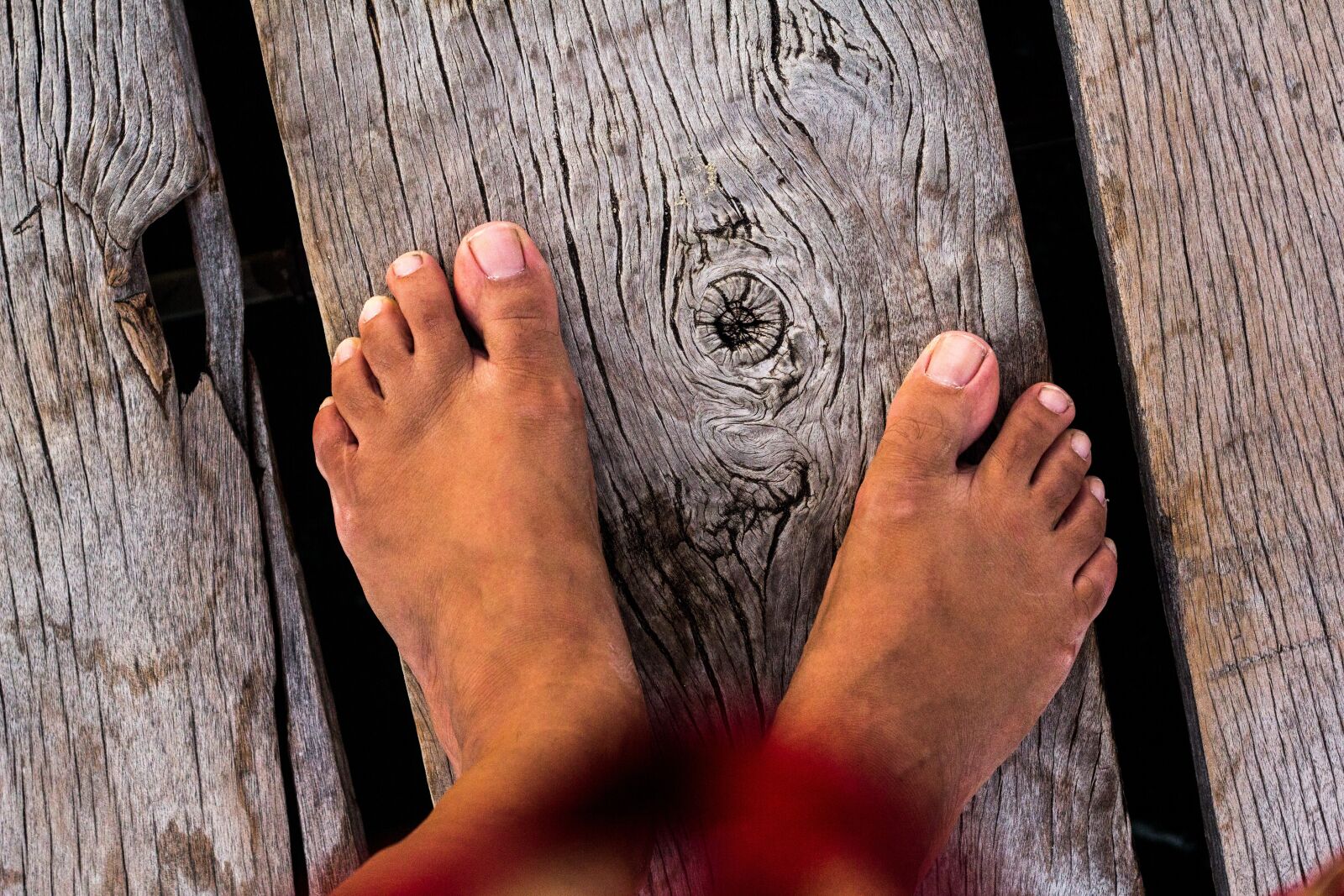 Canon EOS 60D + Canon EF 50mm F1.8 II sample photo. Foot, feet, body photography