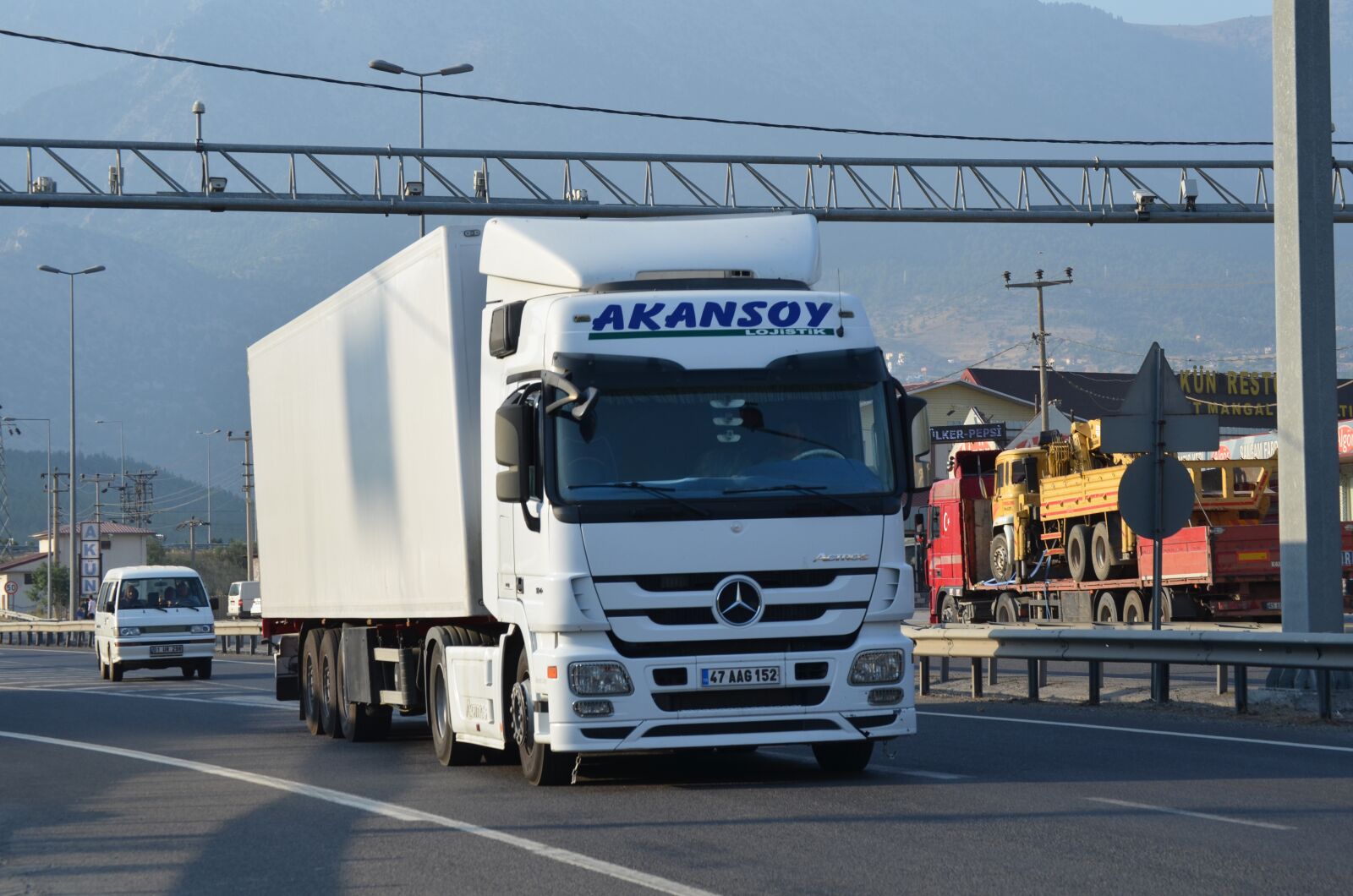 Nikon D5100 sample photo. Trucks, truck, bus photography