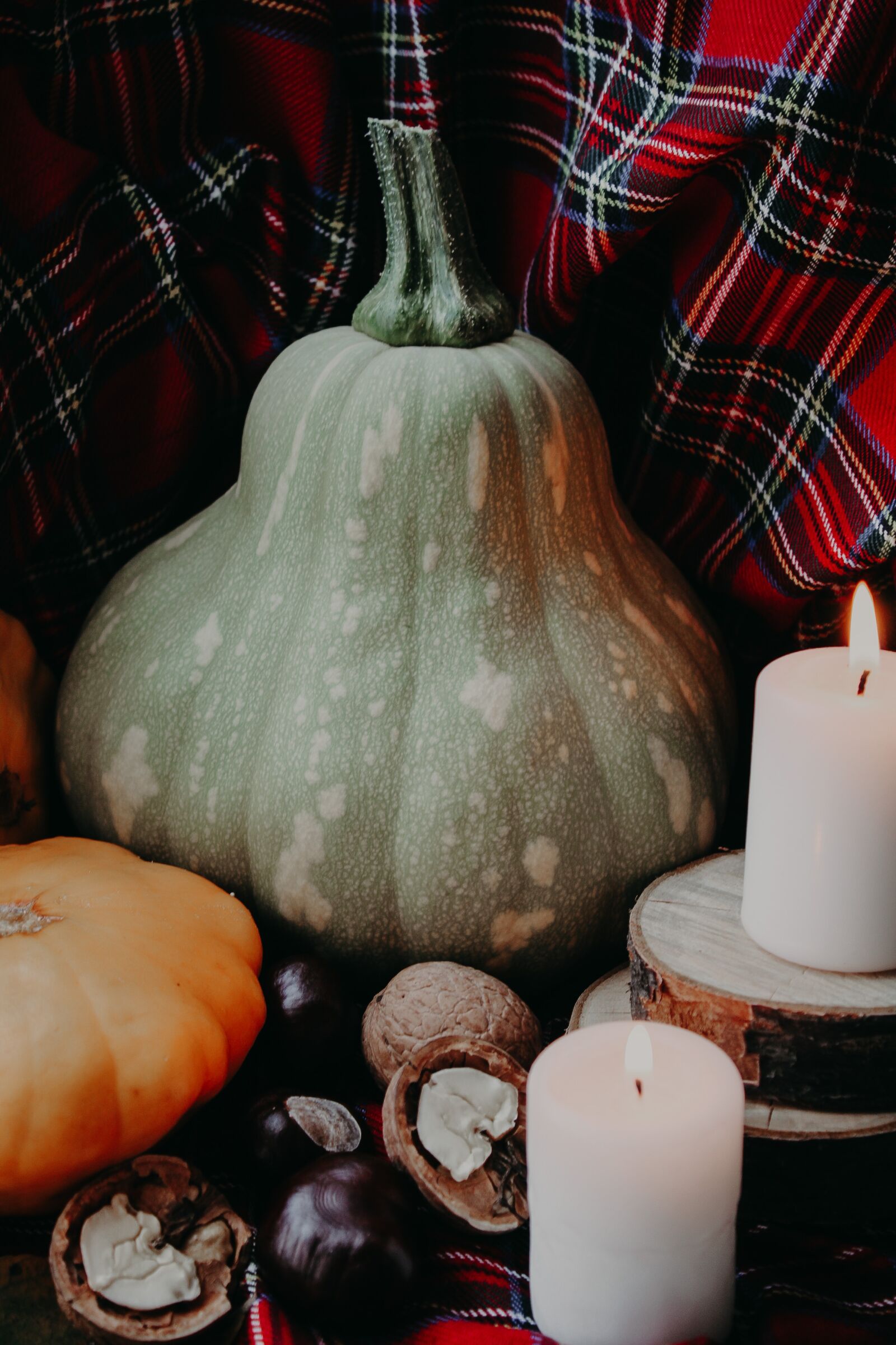 Canon EOS 2000D (EOS Rebel T7 / EOS Kiss X90 / EOS 1500D) sample photo. Pumpkin, candles, comfort photography