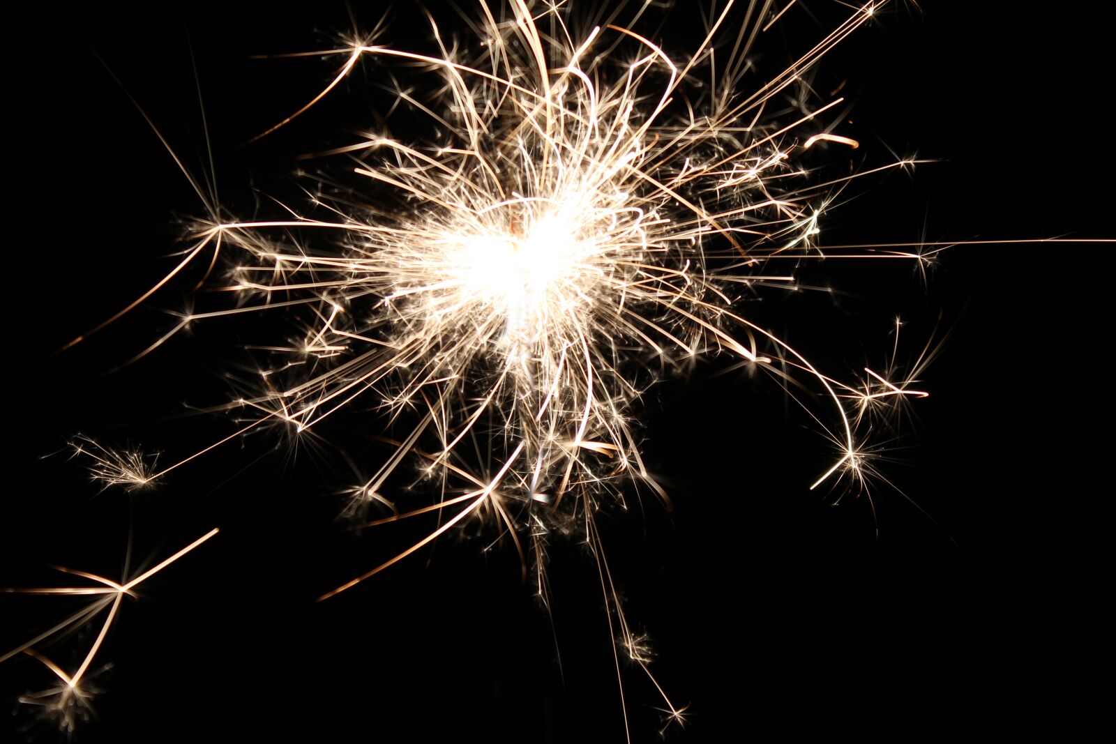 Canon EOS 1100D (EOS Rebel T3 / EOS Kiss X50) sample photo. Sparkler, radio, heart photography