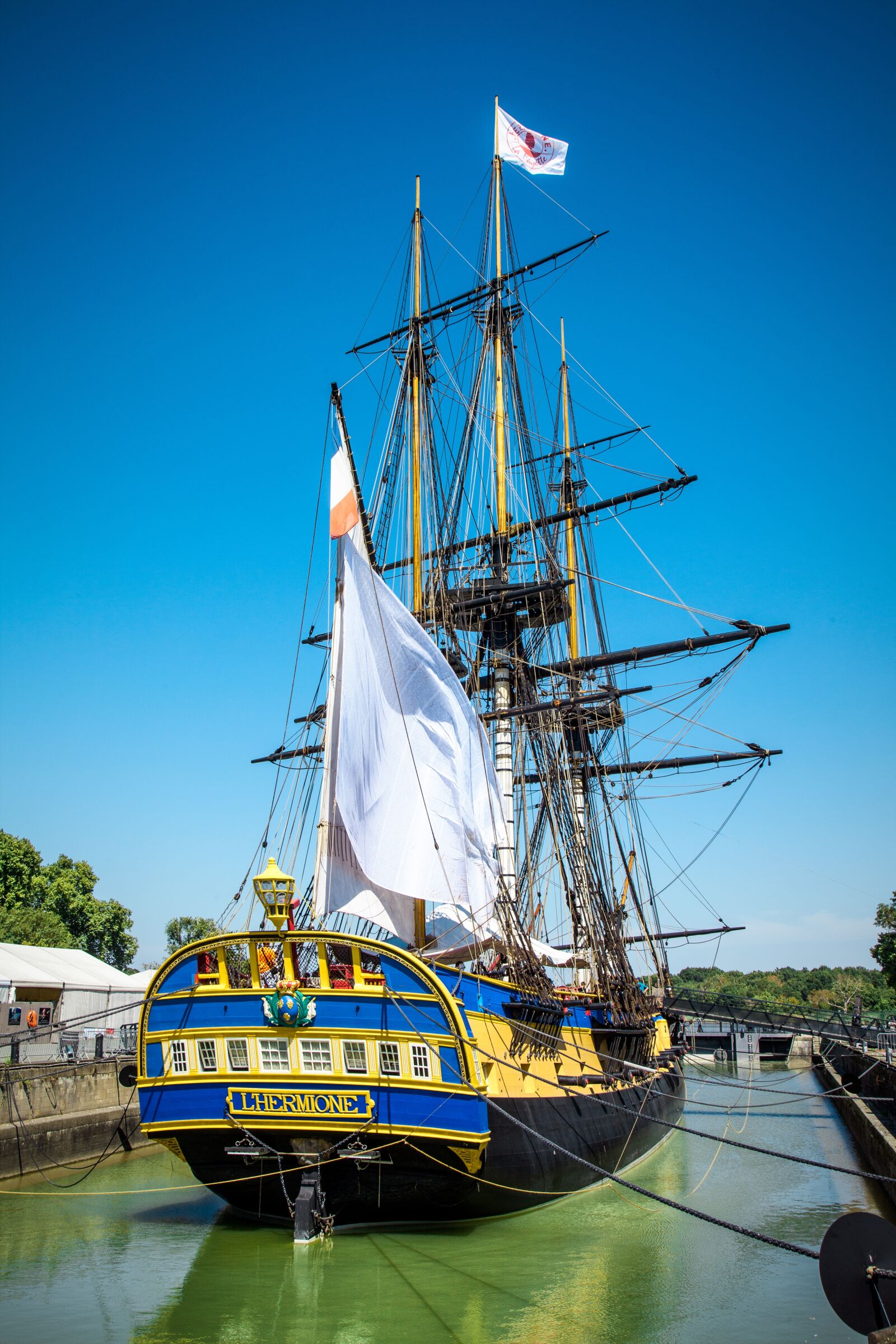 Canon EOS 5D Mark II sample photo. Hermione, boat, frigate photography