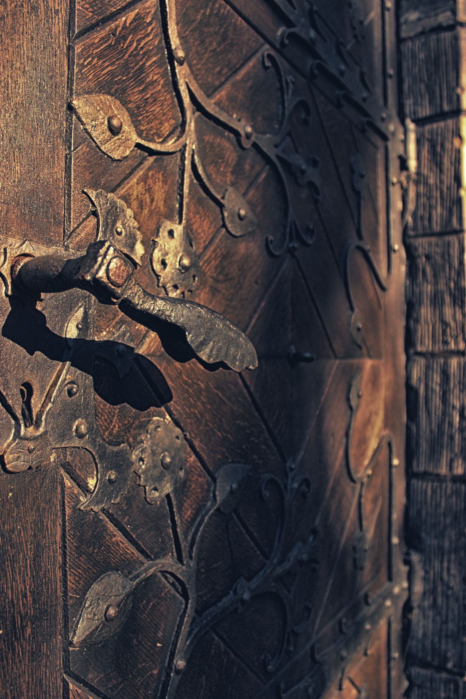 Canon EOS 600D (Rebel EOS T3i / EOS Kiss X5) sample photo. Door, antique, church photography