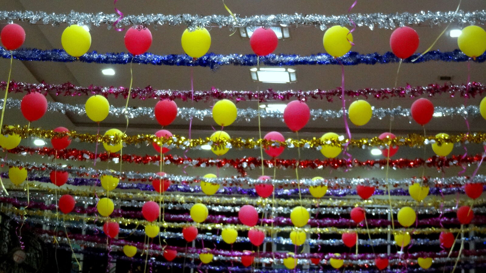 Sony Cyber-shot DSC-HX9V sample photo. Crowd, at, balloons, against photography