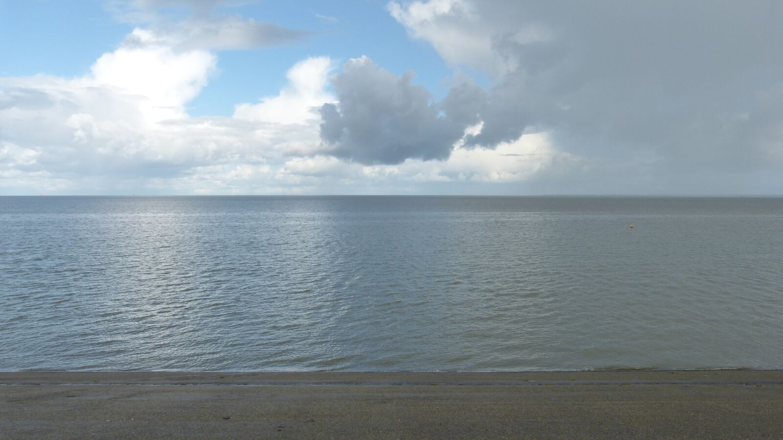 Panasonic Lumix DMC-FZ150 sample photo. Sea, netherlands, north sea photography