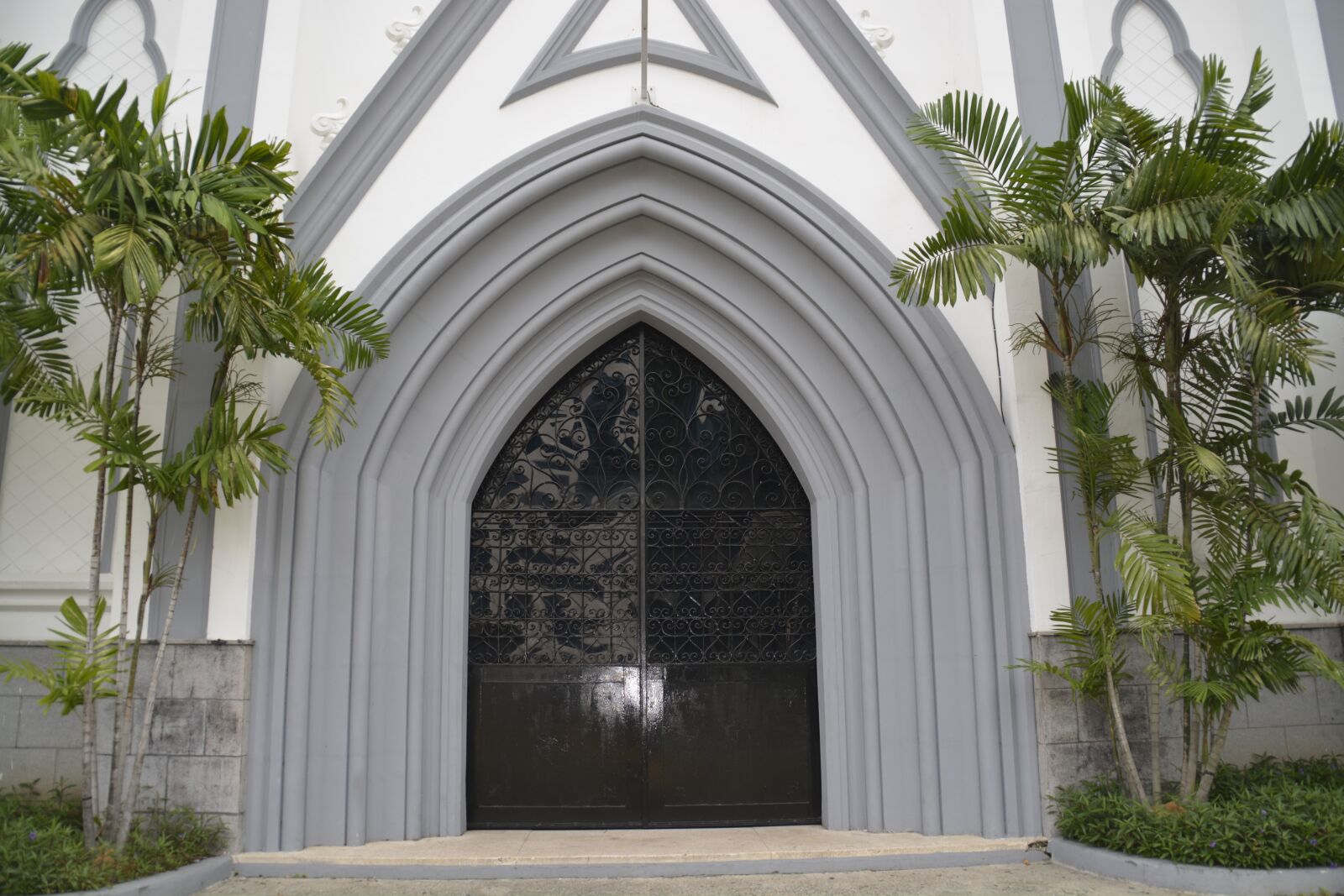 Nikon D5200 sample photo. Church, doors, old photography
