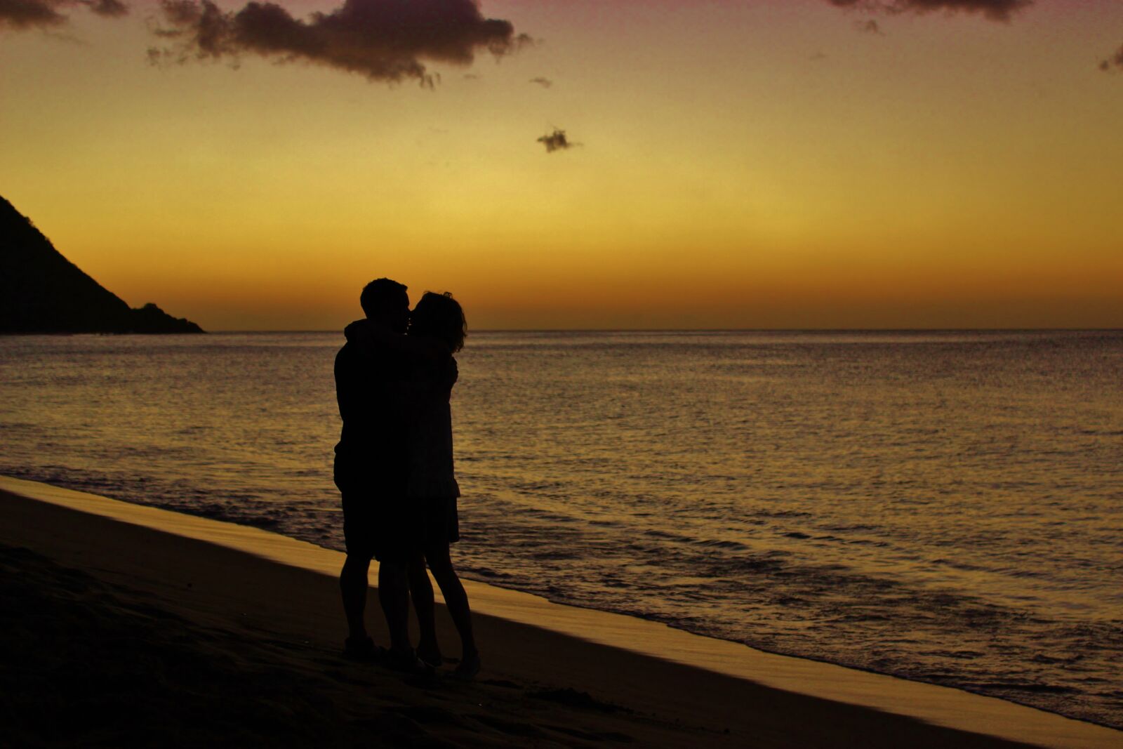 Canon EOS 600D (Rebel EOS T3i / EOS Kiss X5) sample photo. Romance, holiday, sunset photography