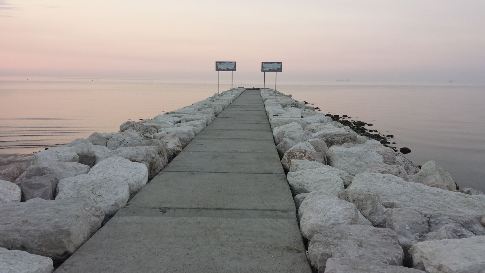 Samsung Galaxy S4 sample photo. Sea, waters, sky photography