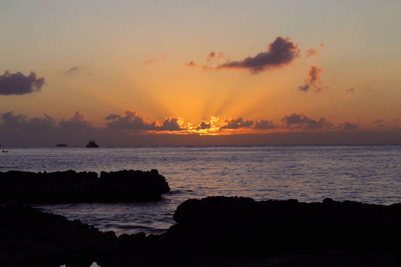 Canon EOS 700D (EOS Rebel T5i / EOS Kiss X7i) sample photo. Ocean, sea, sun, sunrise photography