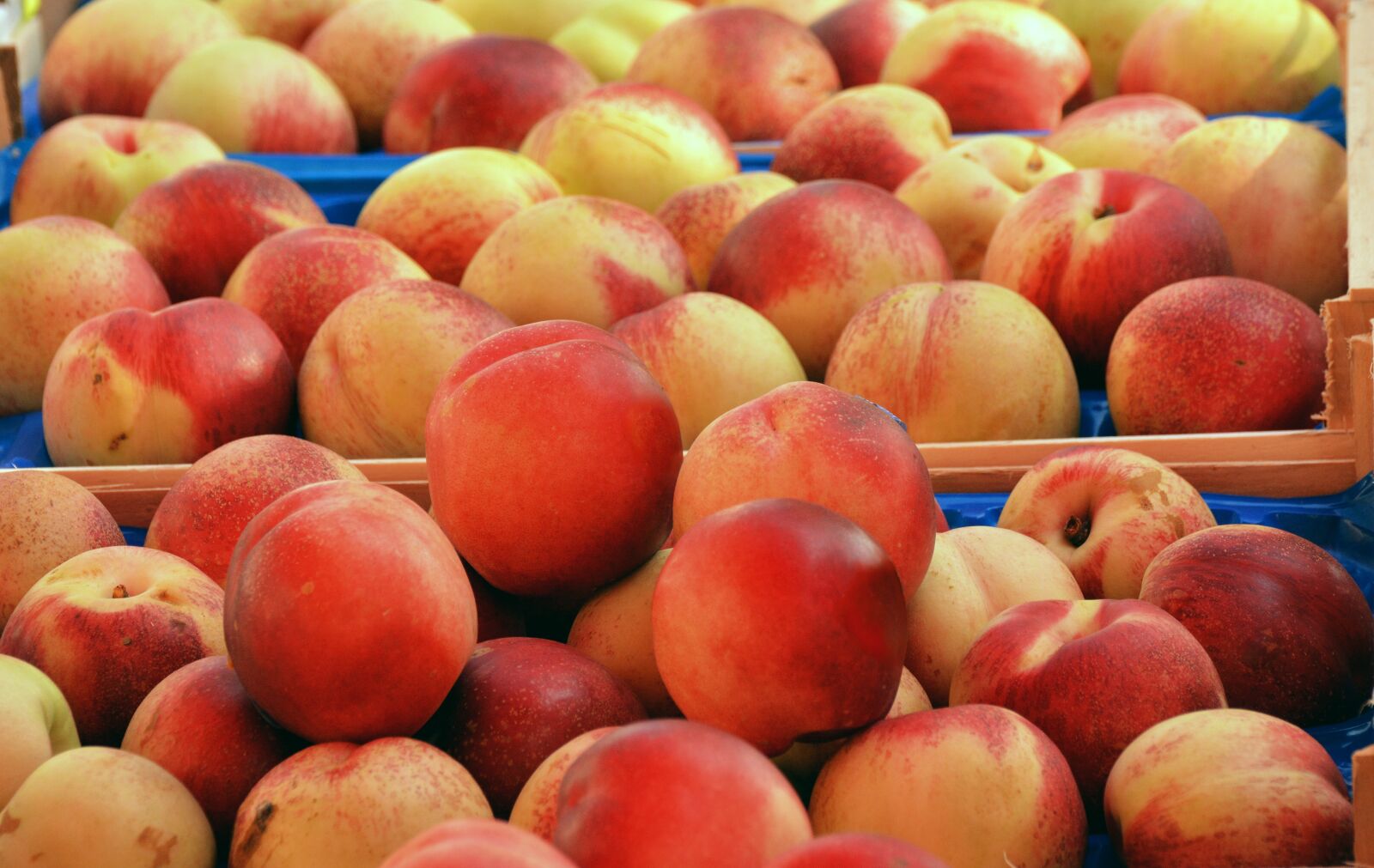 Nikon D5200 sample photo. Peaches, fruit, food photography