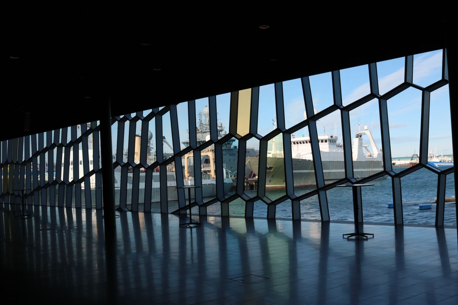 Canon EOS 750D (EOS Rebel T6i / EOS Kiss X8i) sample photo. Iceland, architecture, ships photography