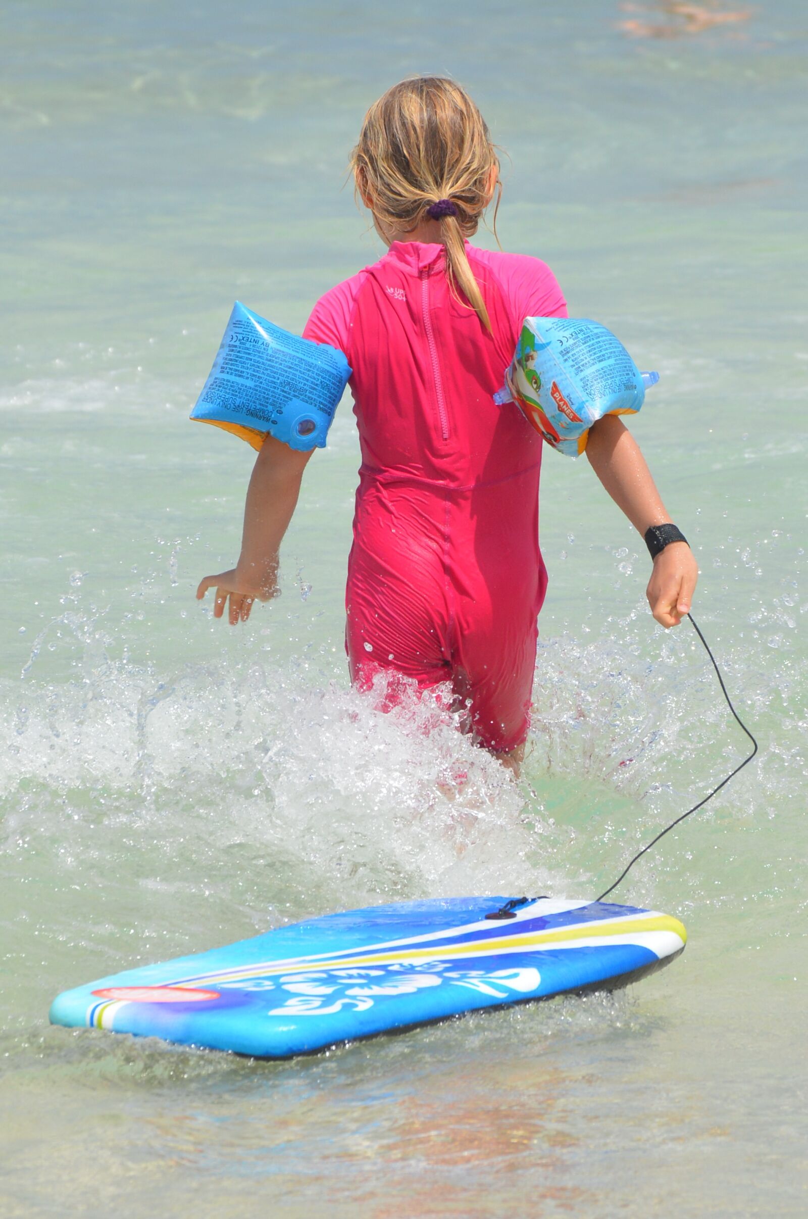 Nikon D5200 sample photo. Child, waves, surf photography