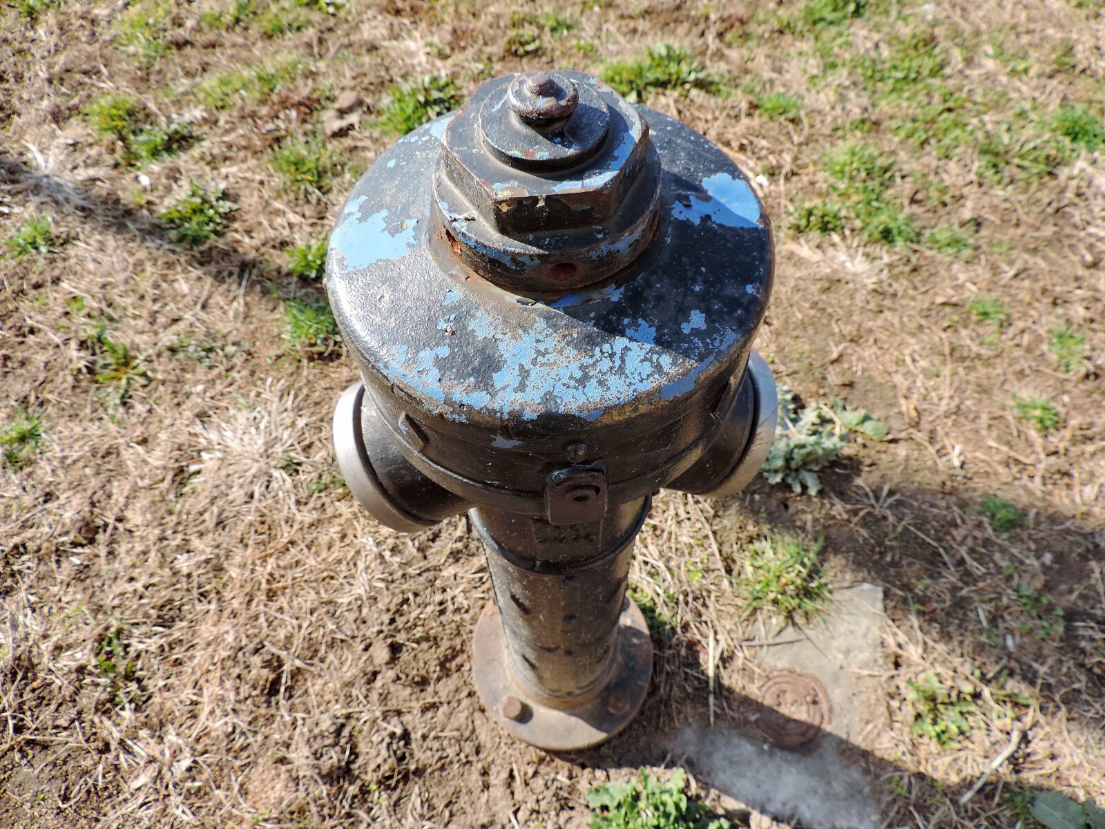 Nikon Coolpix P520 sample photo. Cast iron, hydrant, equipment photography