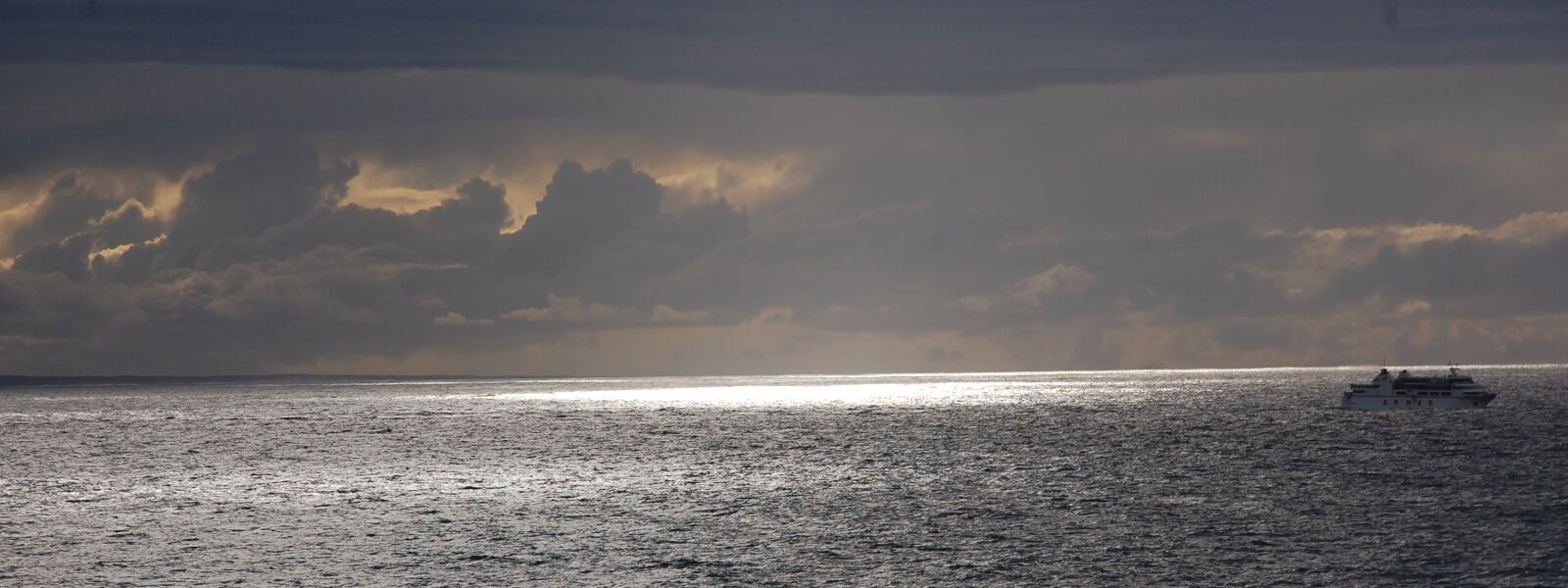 Nikon D40 sample photo. Sea, ferry, ocean photography