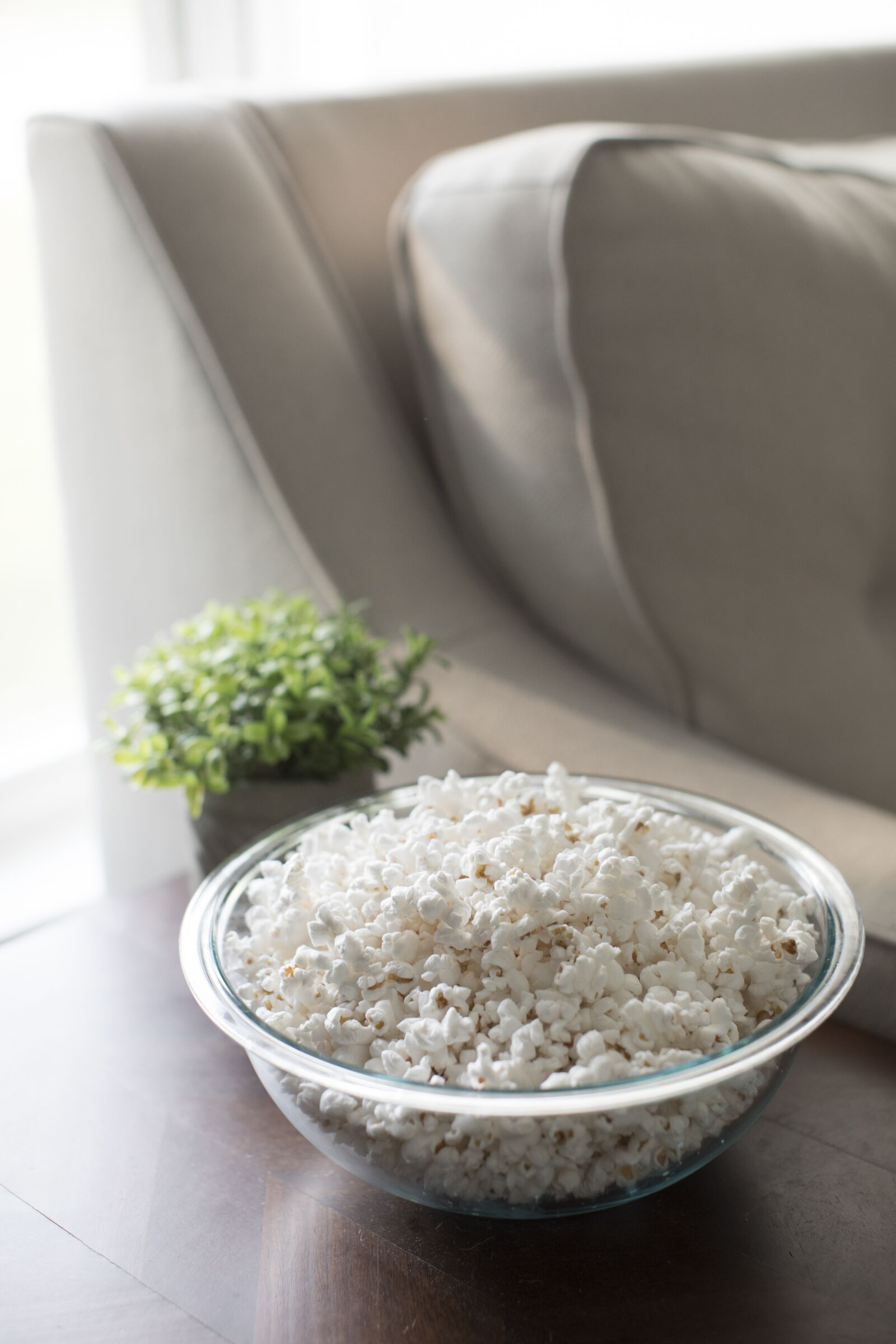 Canon EOS 5D Mark IV sample photo. Popcorn, couch, side table photography