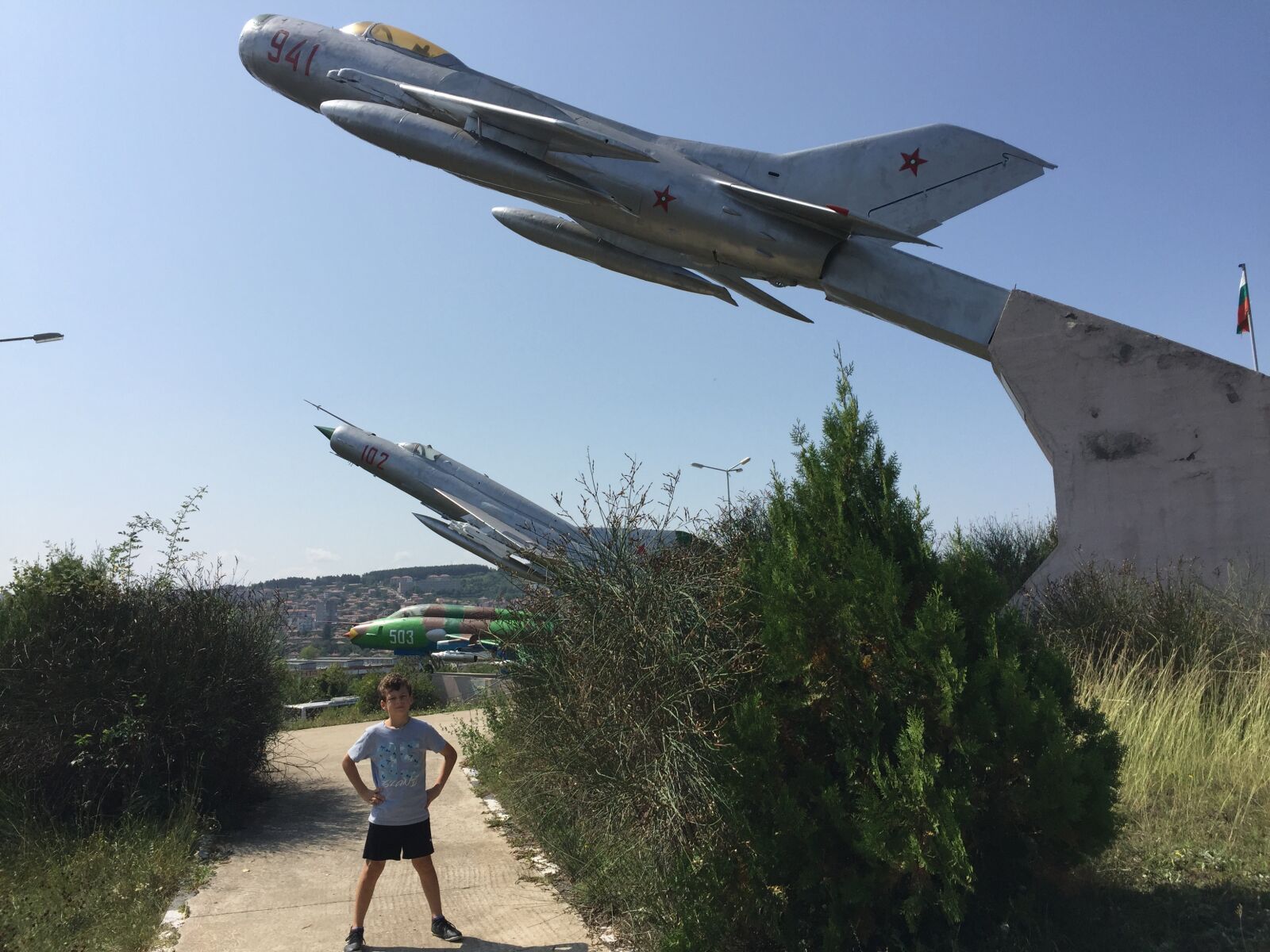 iPhone 6 back camera 4.15mm f/2.2 sample photo. Boy, planes, aviation photography