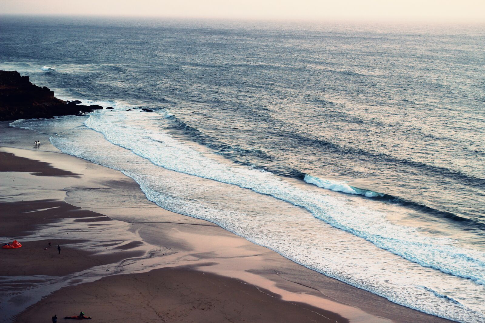 Canon EOS 600D (Rebel EOS T3i / EOS Kiss X5) + Canon EF 50mm F1.8 II sample photo. Ocean, sea, beach photography