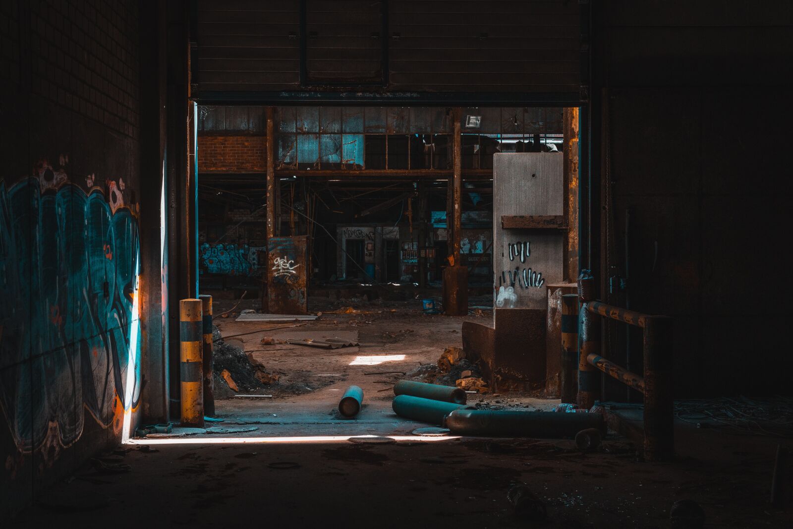 Sony a6300 + 30mm F1.4 DC DN | Contemporary 016 sample photo. Lost places, lost, abandoned photography