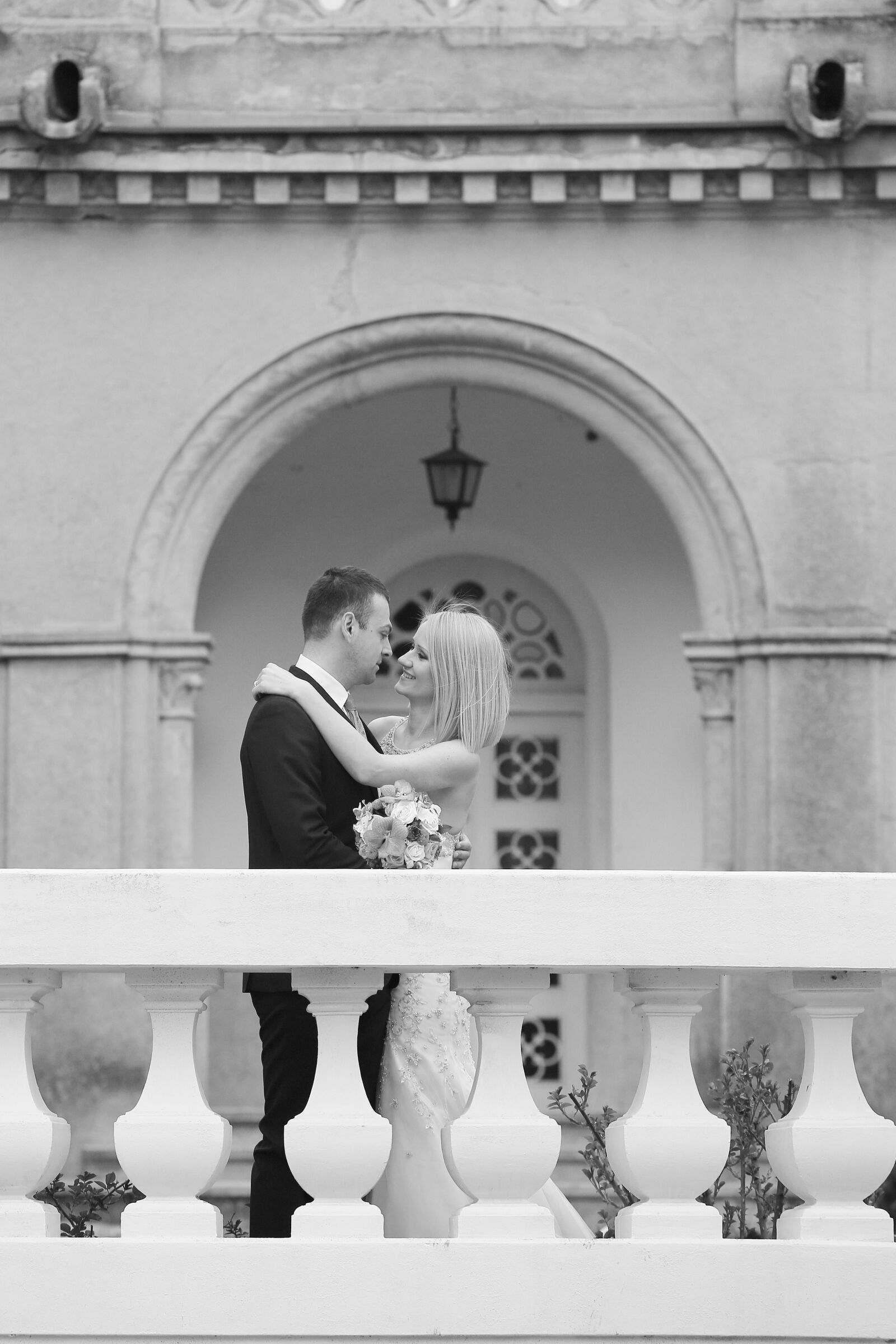 Canon EOS 5D Mark III sample photo. Bride, castle, gorgeous, groom photography
